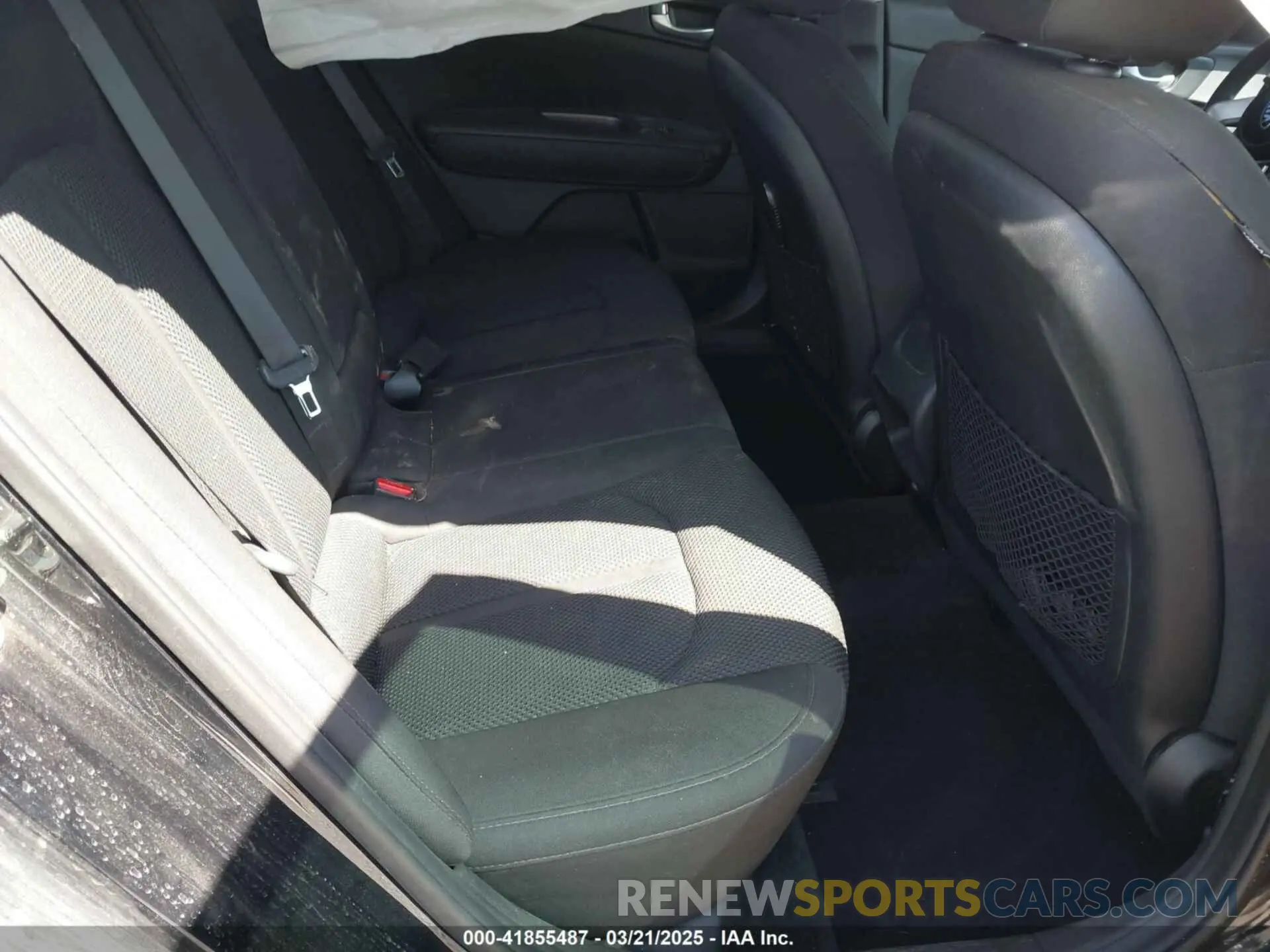 8 Photograph of a damaged car 5XXGT4L33KG296796 KIA OPTIMA 2019