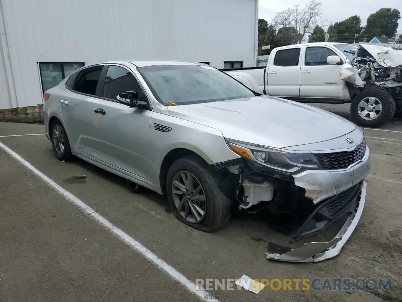 4 Photograph of a damaged car 5XXGT4L33KG297222 KIA OPTIMA 2019