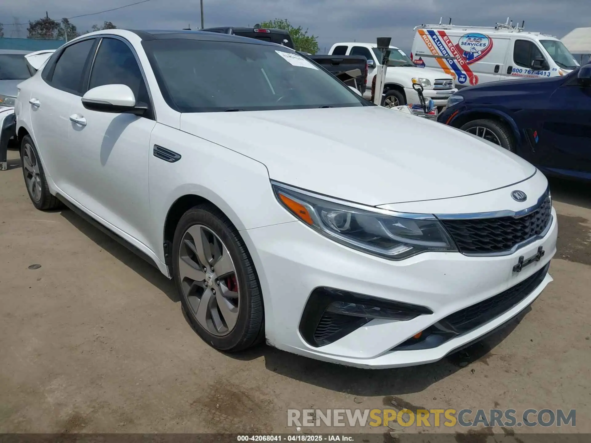 1 Photograph of a damaged car 5XXGT4L33KG297379 KIA OPTIMA 2019