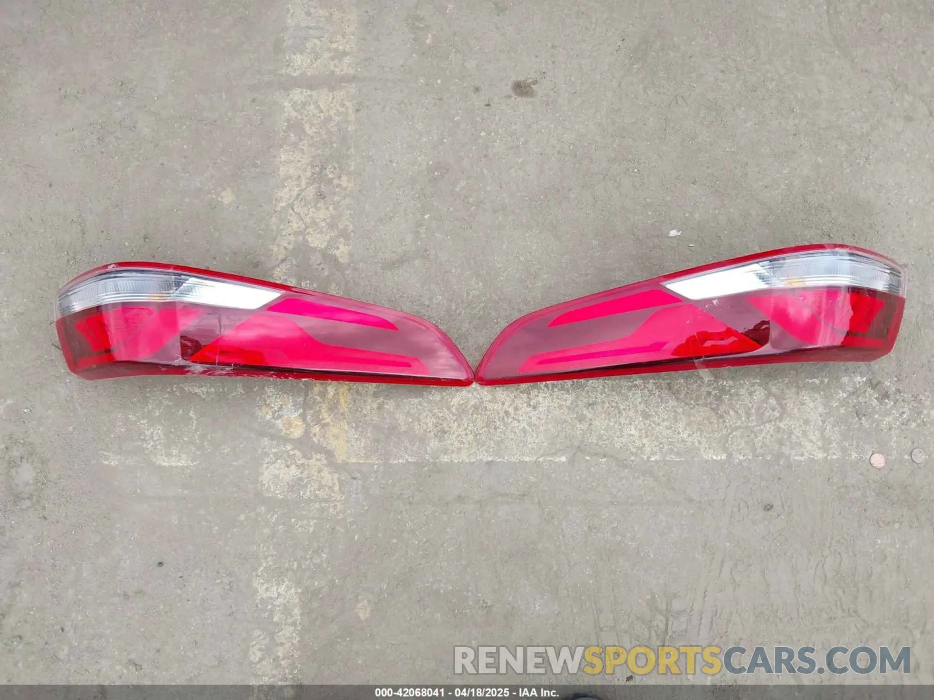 12 Photograph of a damaged car 5XXGT4L33KG297379 KIA OPTIMA 2019