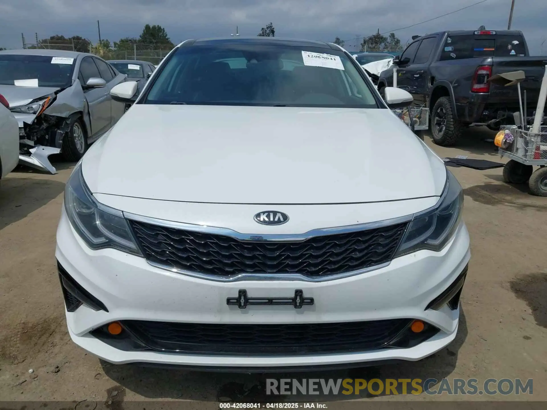 13 Photograph of a damaged car 5XXGT4L33KG297379 KIA OPTIMA 2019