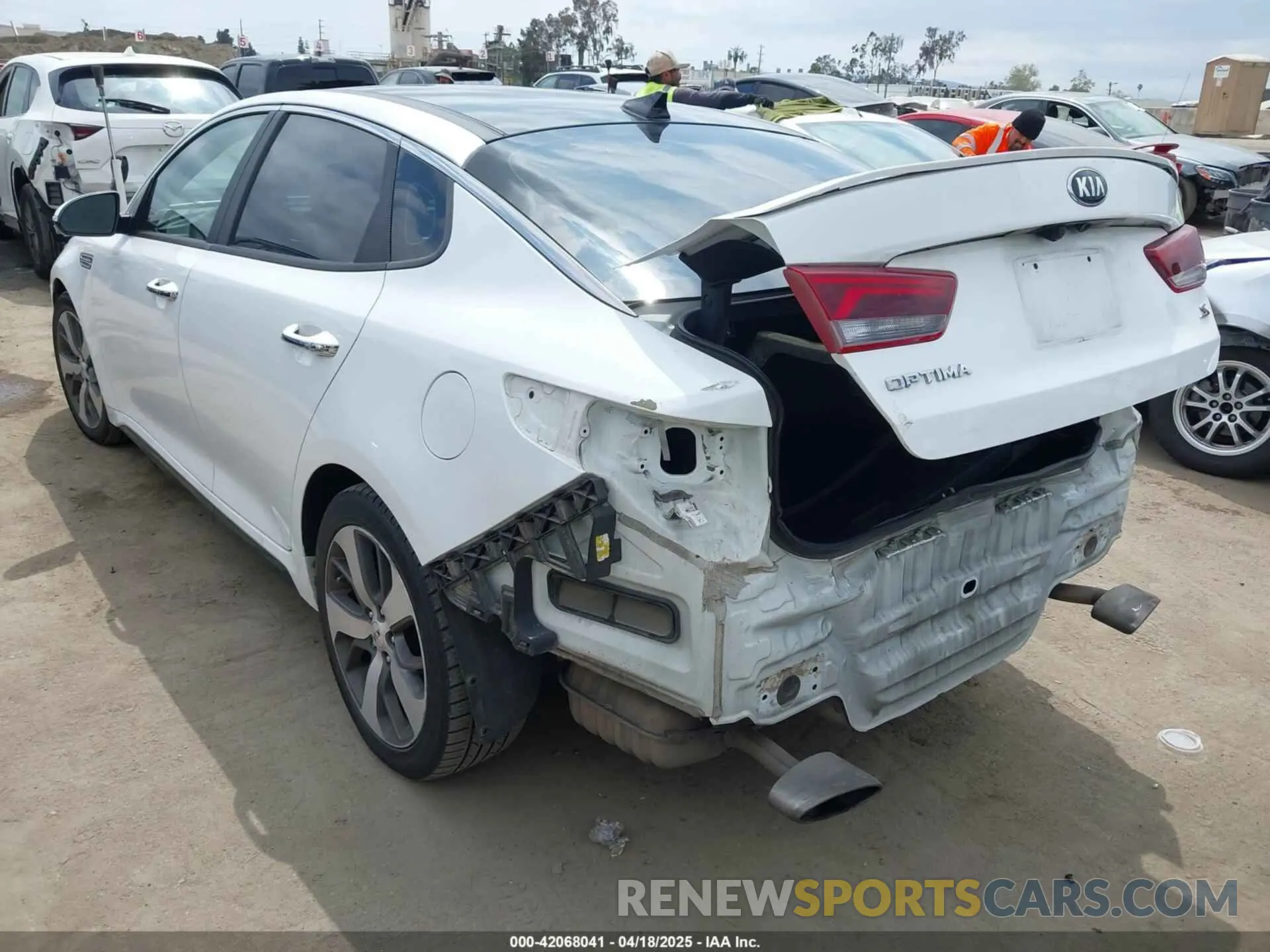 3 Photograph of a damaged car 5XXGT4L33KG297379 KIA OPTIMA 2019