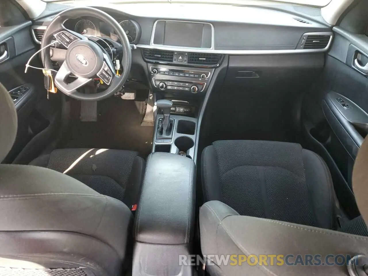 8 Photograph of a damaged car 5XXGT4L33KG302810 KIA OPTIMA 2019