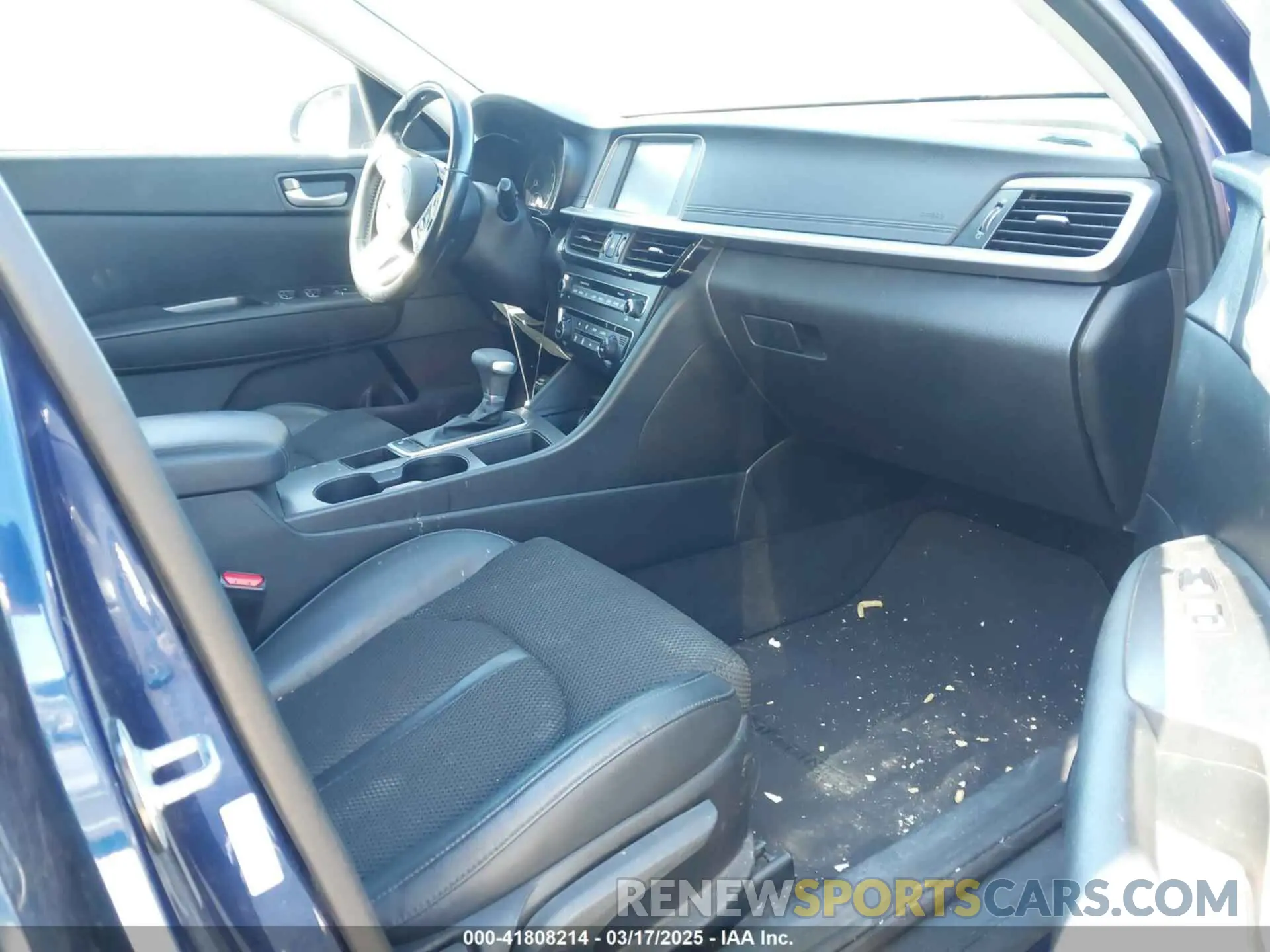 5 Photograph of a damaged car 5XXGT4L33KG317064 KIA OPTIMA 2019