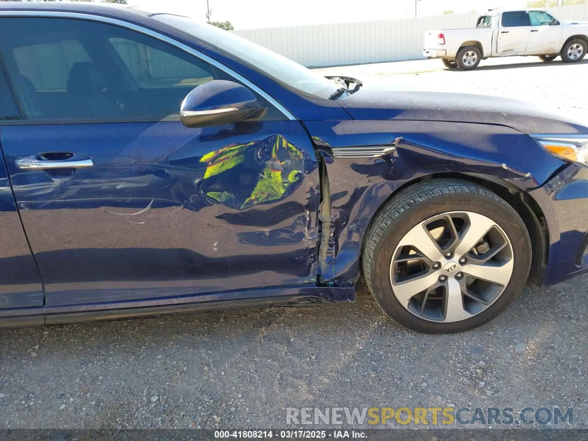 6 Photograph of a damaged car 5XXGT4L33KG317064 KIA OPTIMA 2019