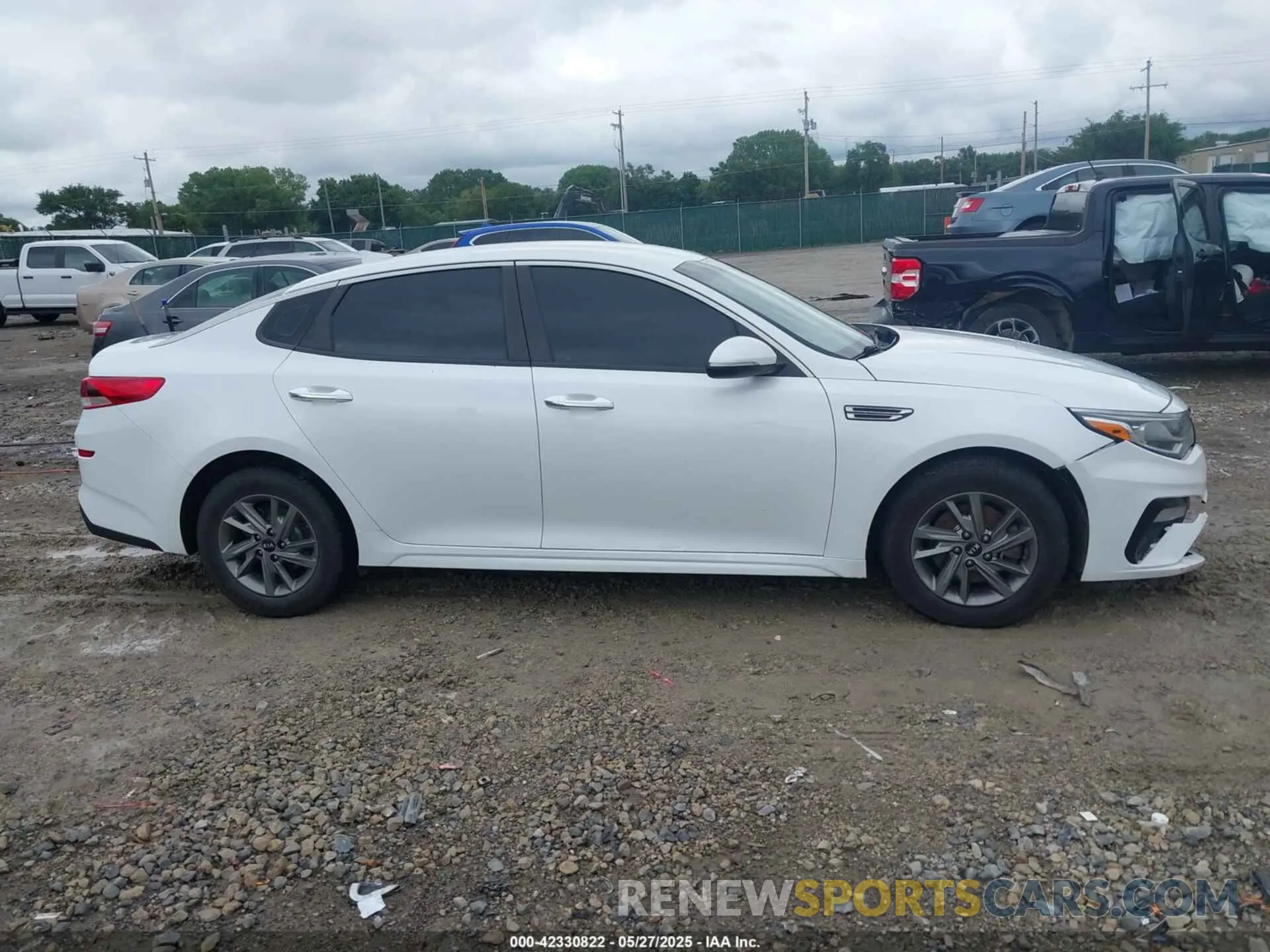 13 Photograph of a damaged car 5XXGT4L33KG319056 KIA OPTIMA 2019