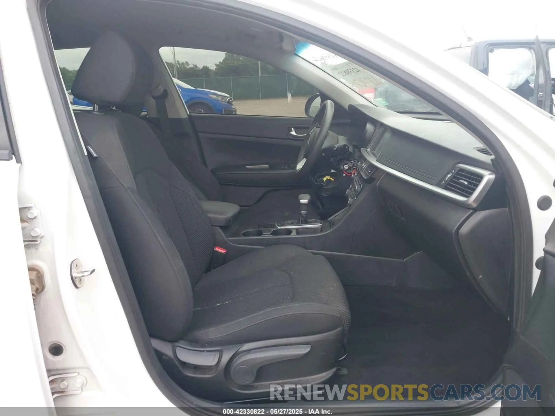 5 Photograph of a damaged car 5XXGT4L33KG319056 KIA OPTIMA 2019