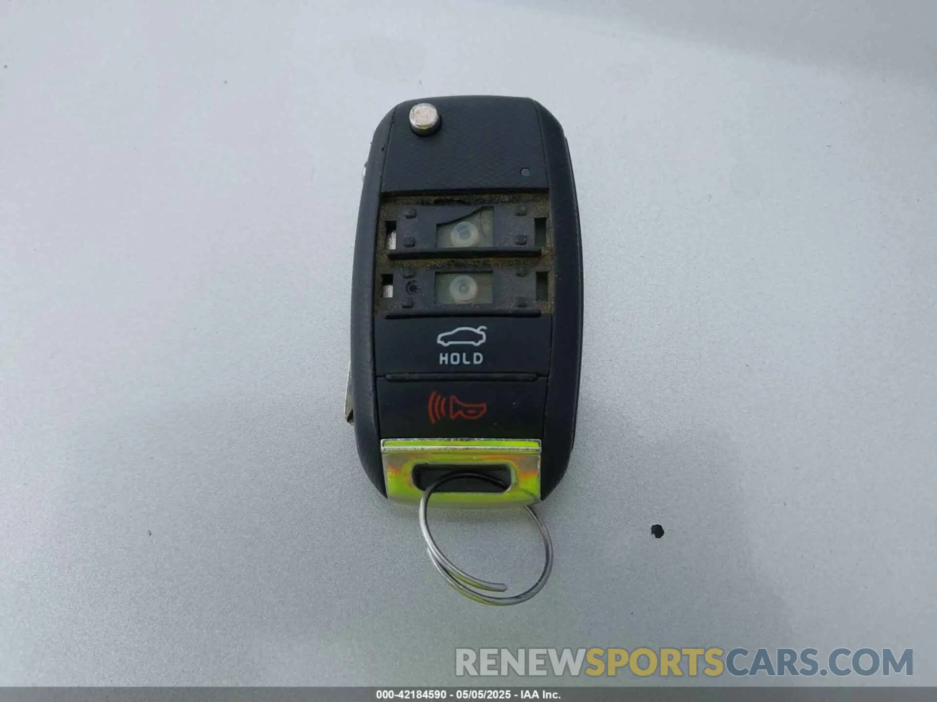 11 Photograph of a damaged car 5XXGT4L33KG320322 KIA OPTIMA 2019