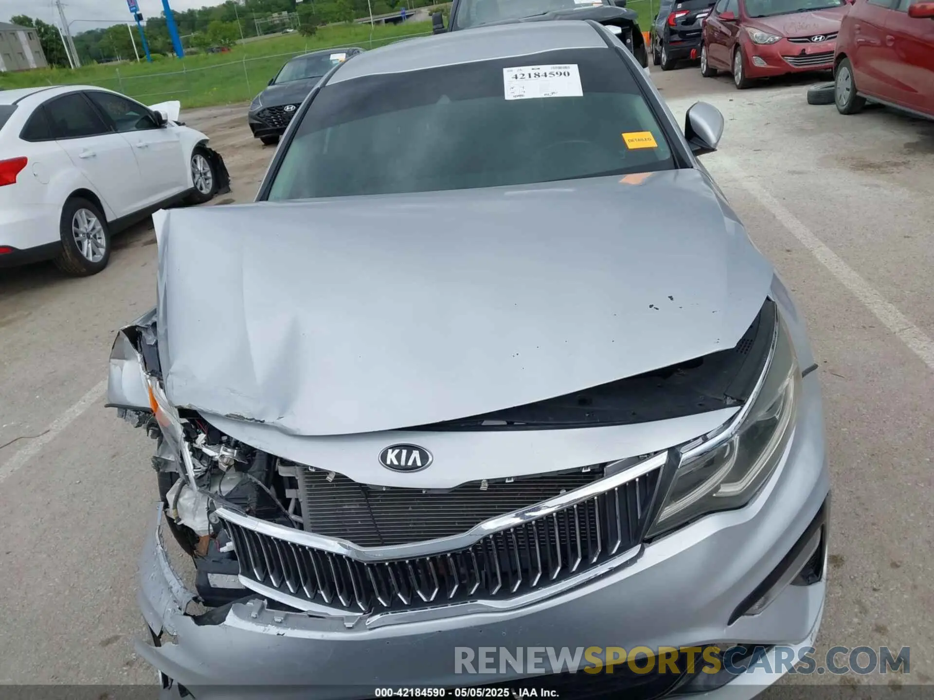 12 Photograph of a damaged car 5XXGT4L33KG320322 KIA OPTIMA 2019