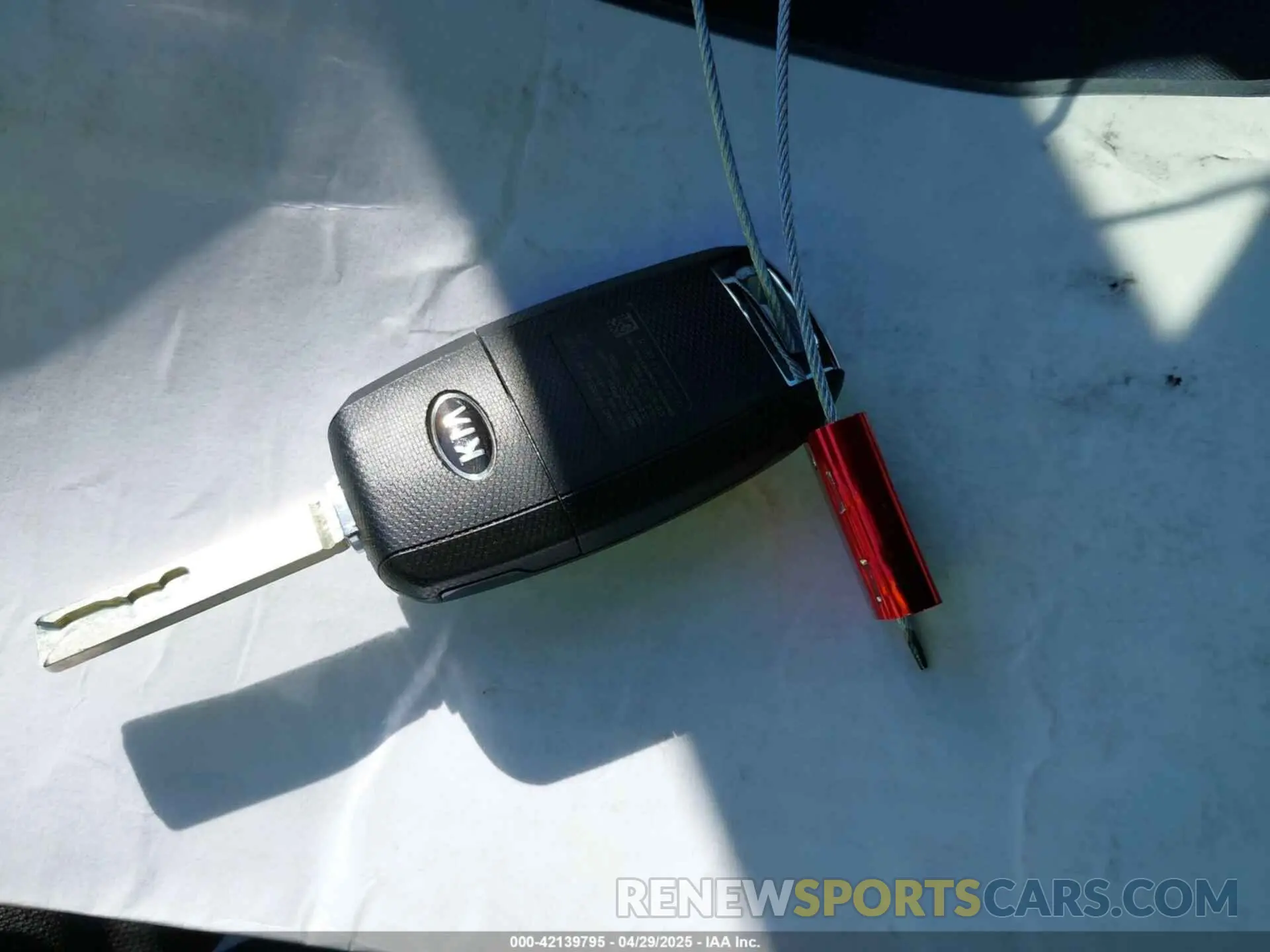 11 Photograph of a damaged car 5XXGT4L33KG324175 KIA OPTIMA 2019