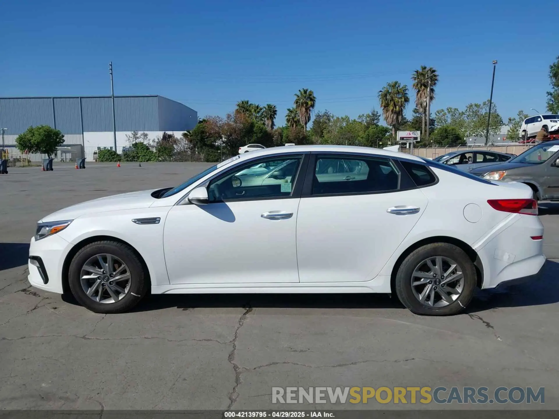 14 Photograph of a damaged car 5XXGT4L33KG324175 KIA OPTIMA 2019