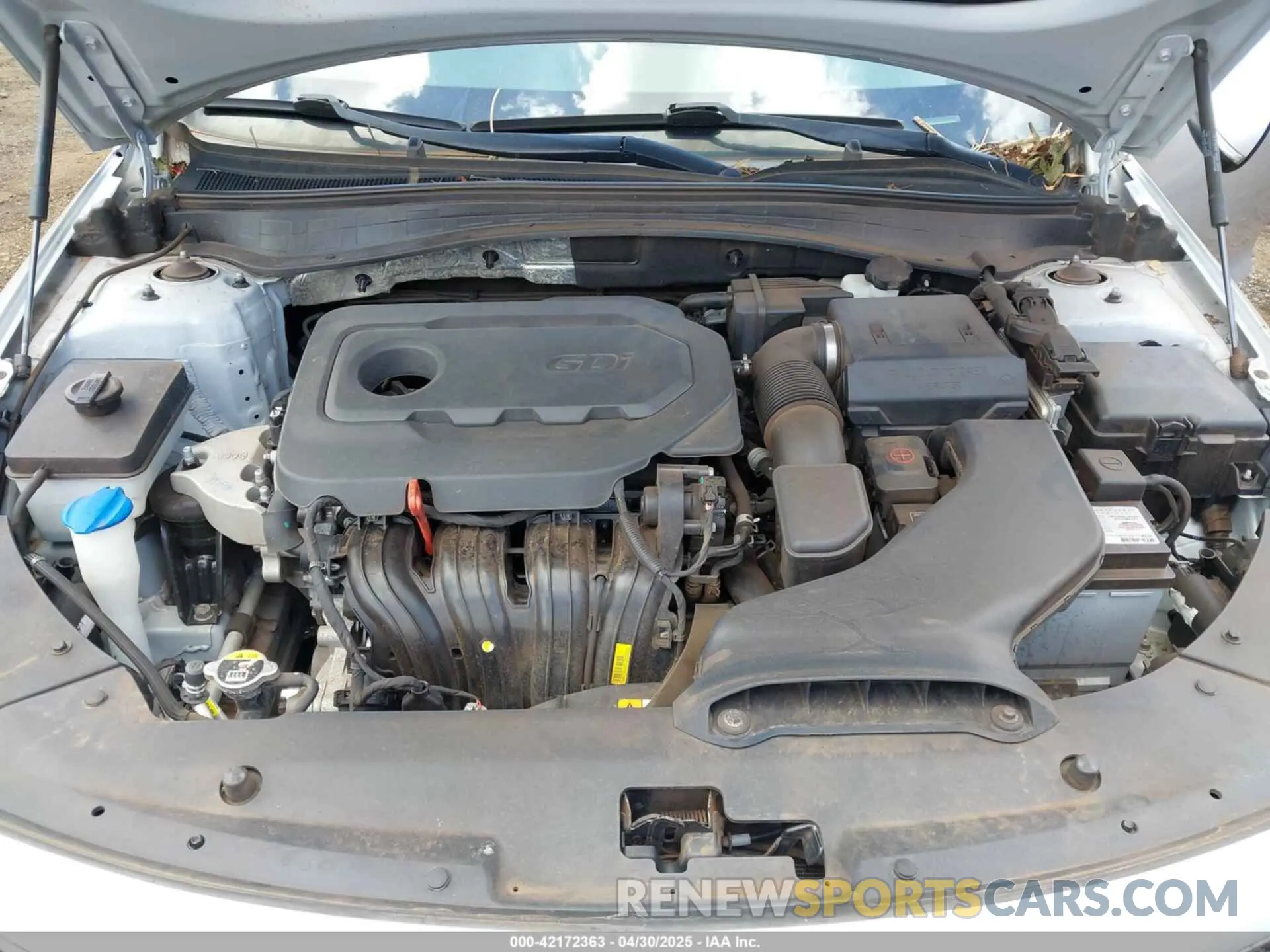 10 Photograph of a damaged car 5XXGT4L33KG328565 KIA OPTIMA 2019