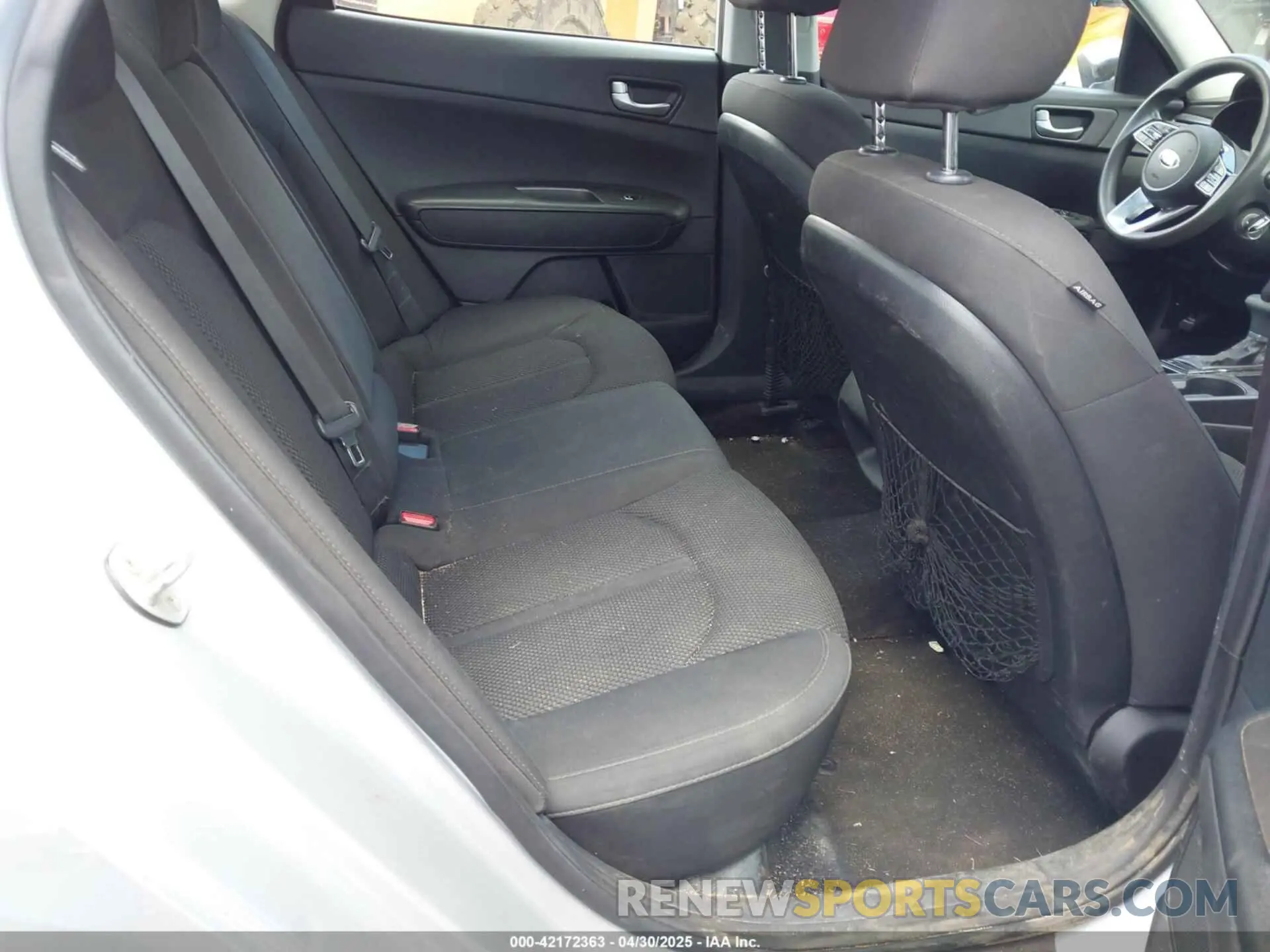 8 Photograph of a damaged car 5XXGT4L33KG328565 KIA OPTIMA 2019