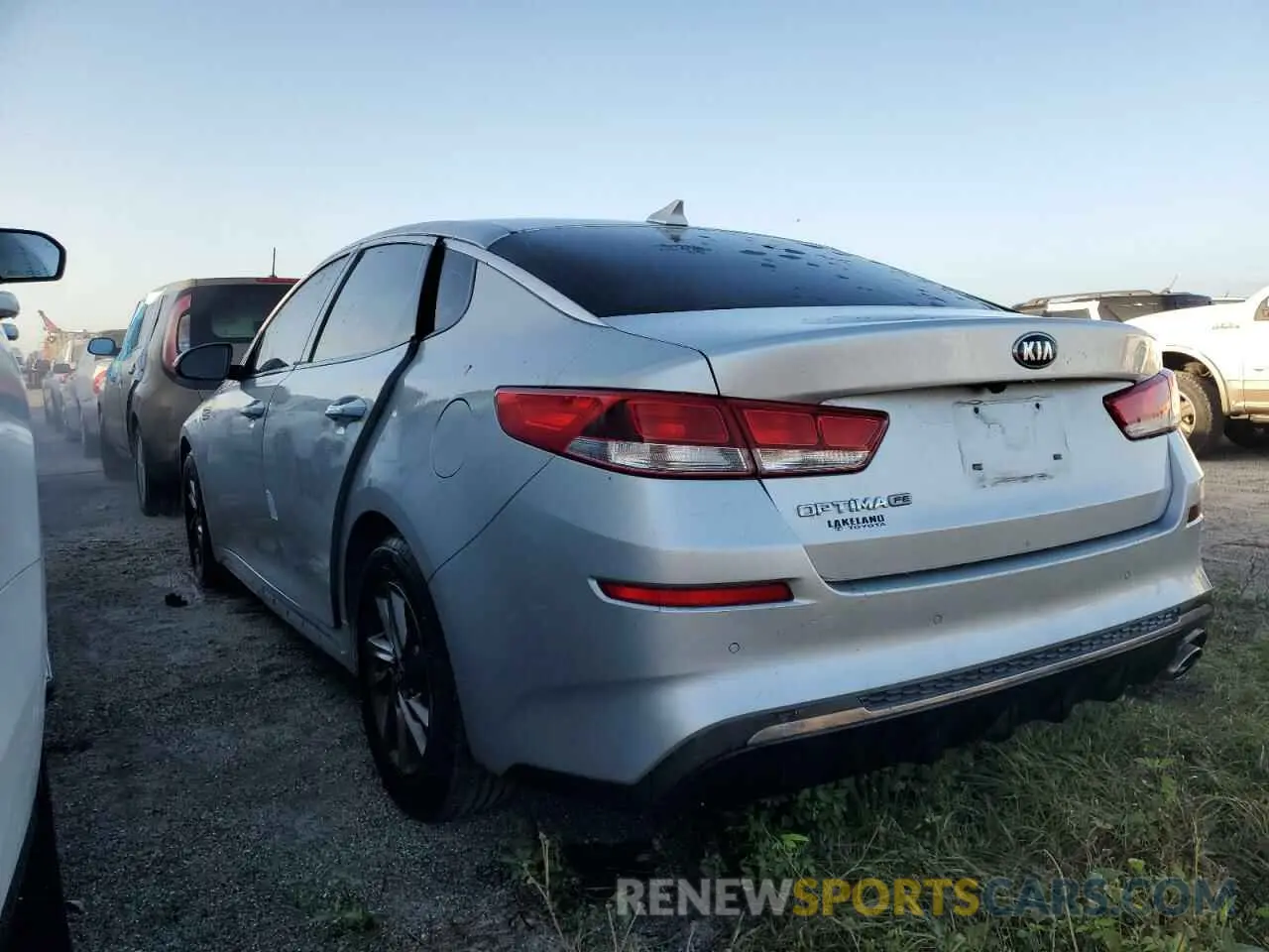 2 Photograph of a damaged car 5XXGT4L33KG332275 KIA OPTIMA 2019