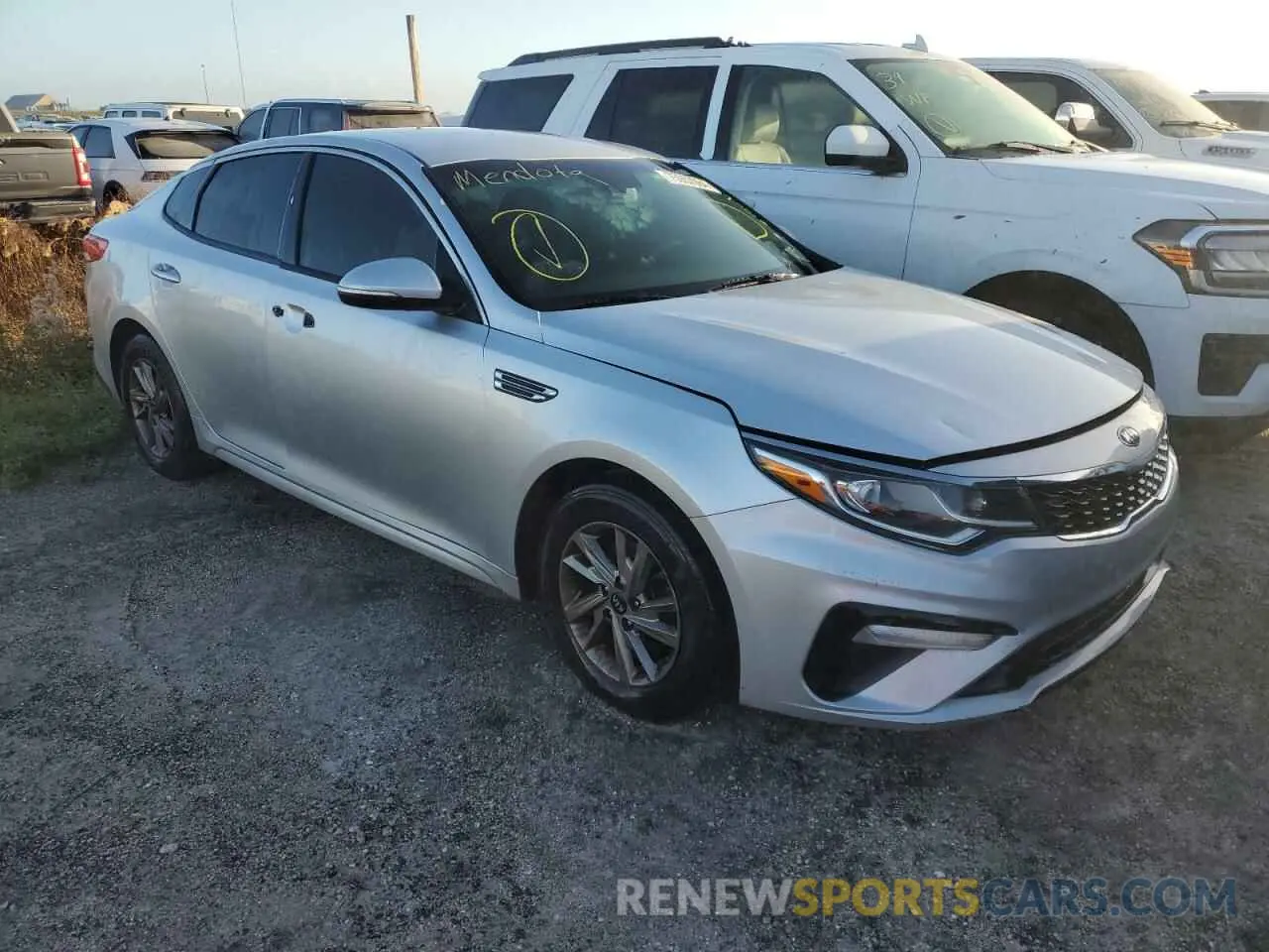 4 Photograph of a damaged car 5XXGT4L33KG332275 KIA OPTIMA 2019