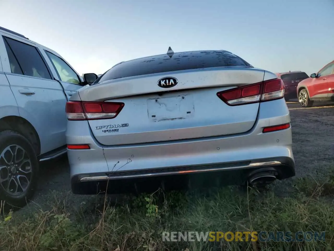 6 Photograph of a damaged car 5XXGT4L33KG332275 KIA OPTIMA 2019