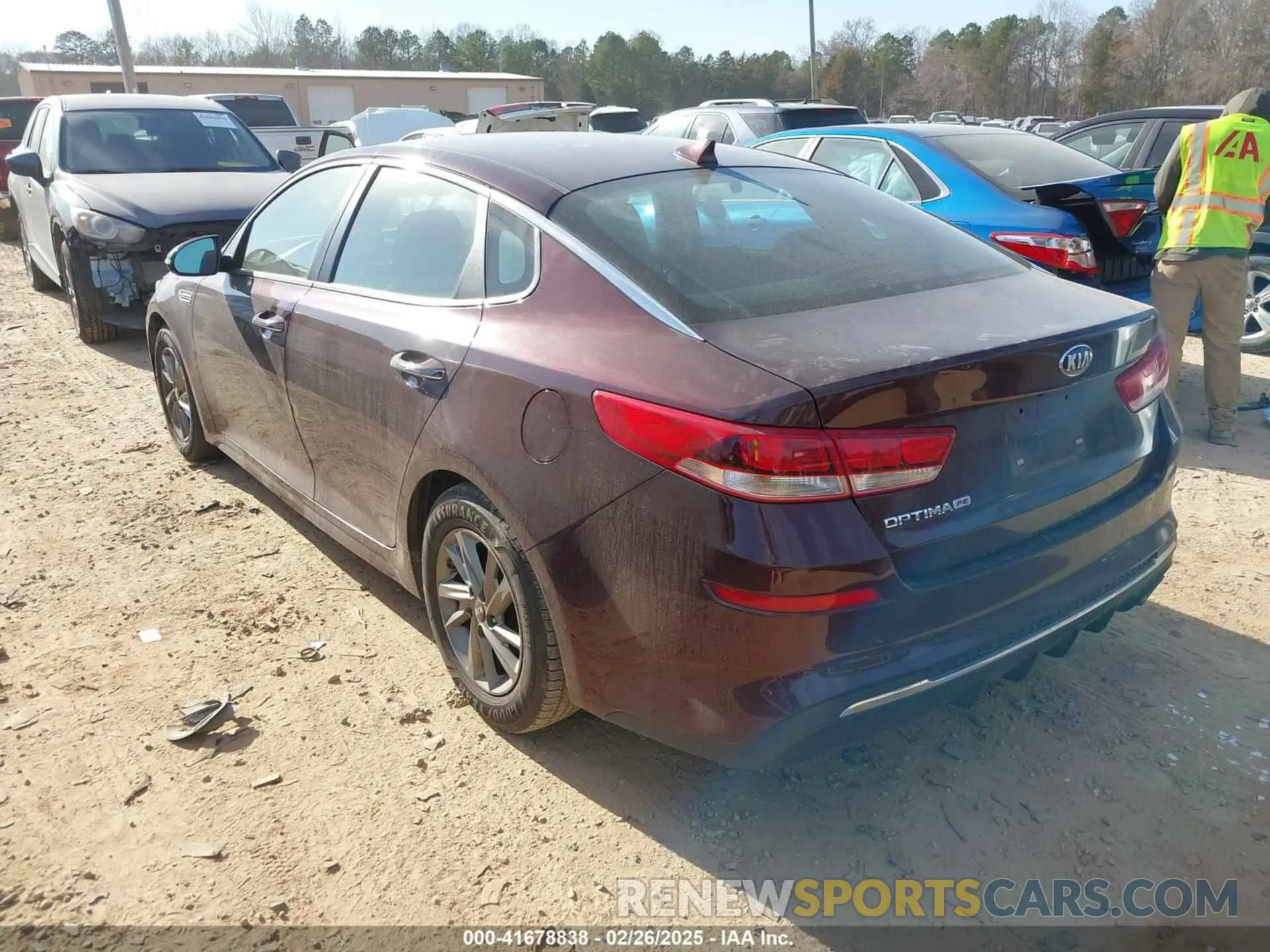3 Photograph of a damaged car 5XXGT4L33KG333586 KIA OPTIMA 2019