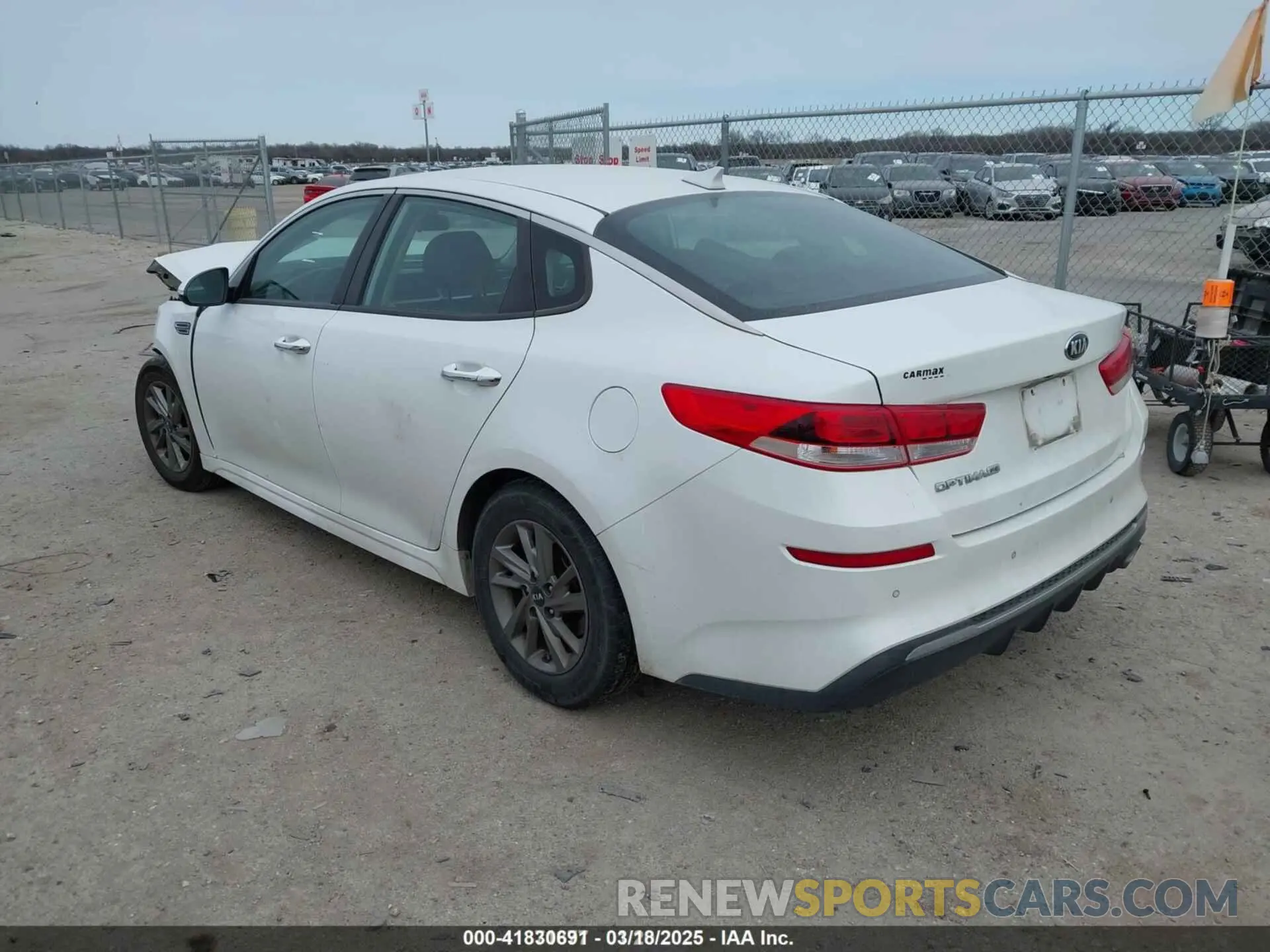 3 Photograph of a damaged car 5XXGT4L33KG337279 KIA OPTIMA 2019