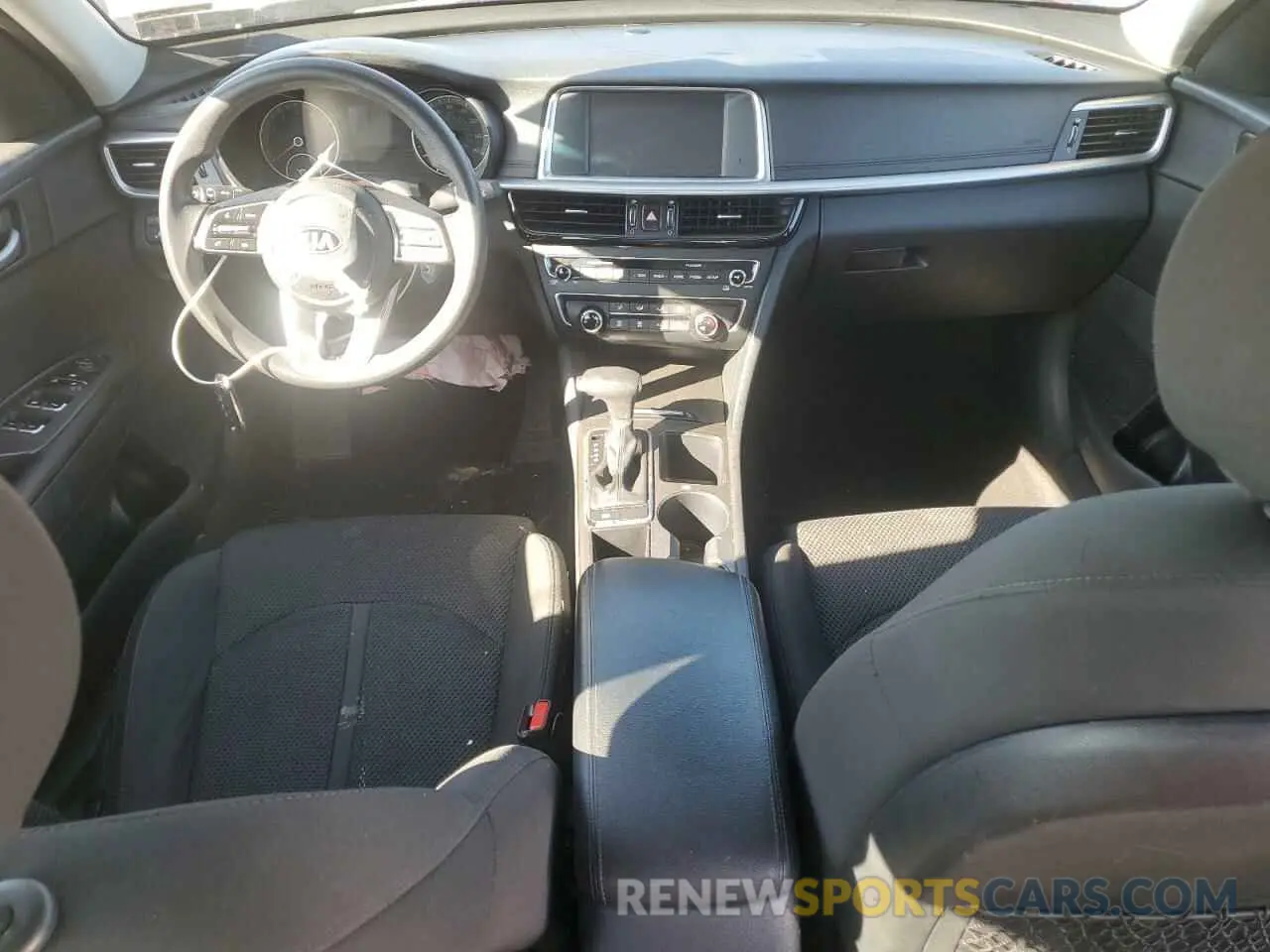 8 Photograph of a damaged car 5XXGT4L33KG337671 KIA OPTIMA 2019