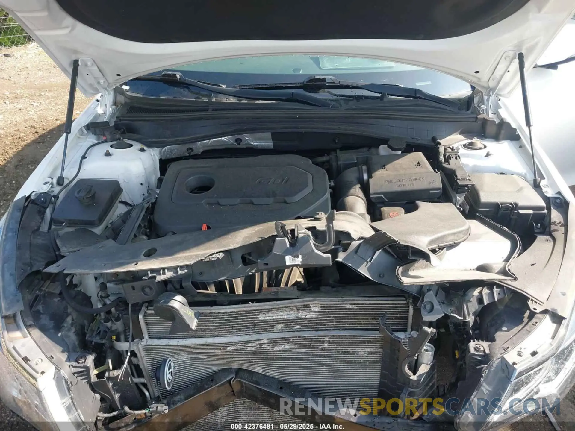 10 Photograph of a damaged car 5XXGT4L33KG346192 KIA OPTIMA 2019