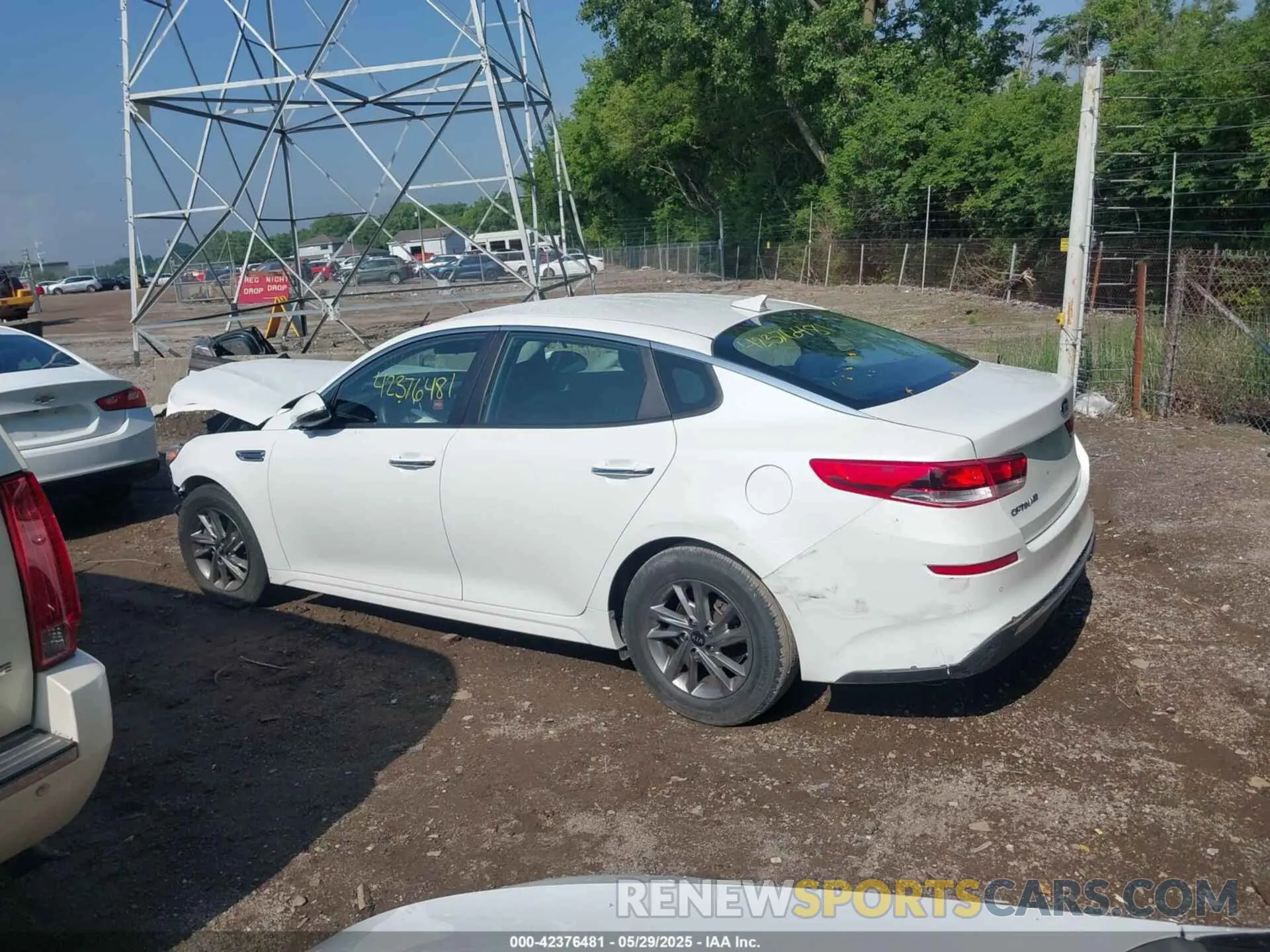 13 Photograph of a damaged car 5XXGT4L33KG346192 KIA OPTIMA 2019