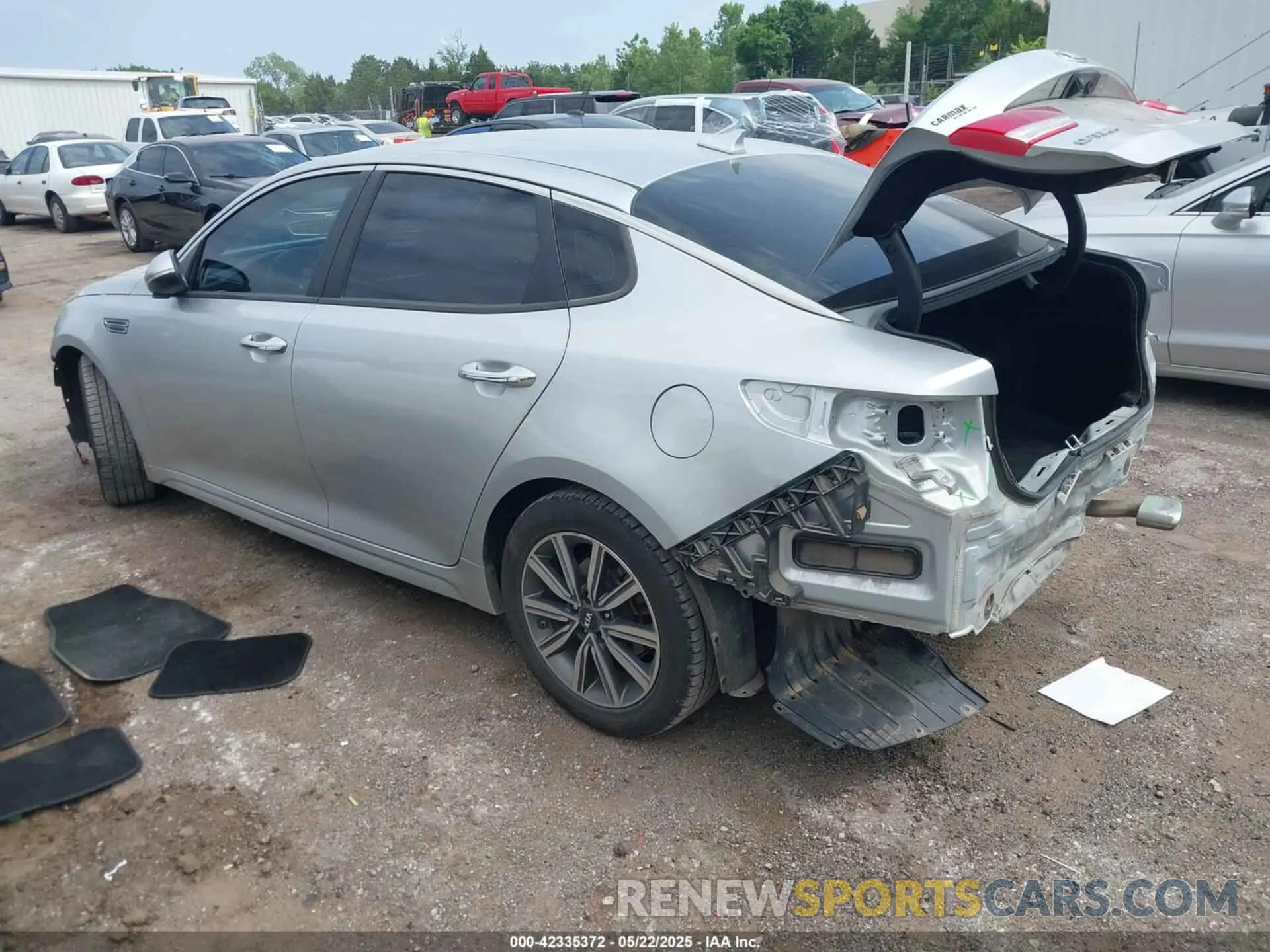 3 Photograph of a damaged car 5XXGT4L33KG346676 KIA OPTIMA 2019