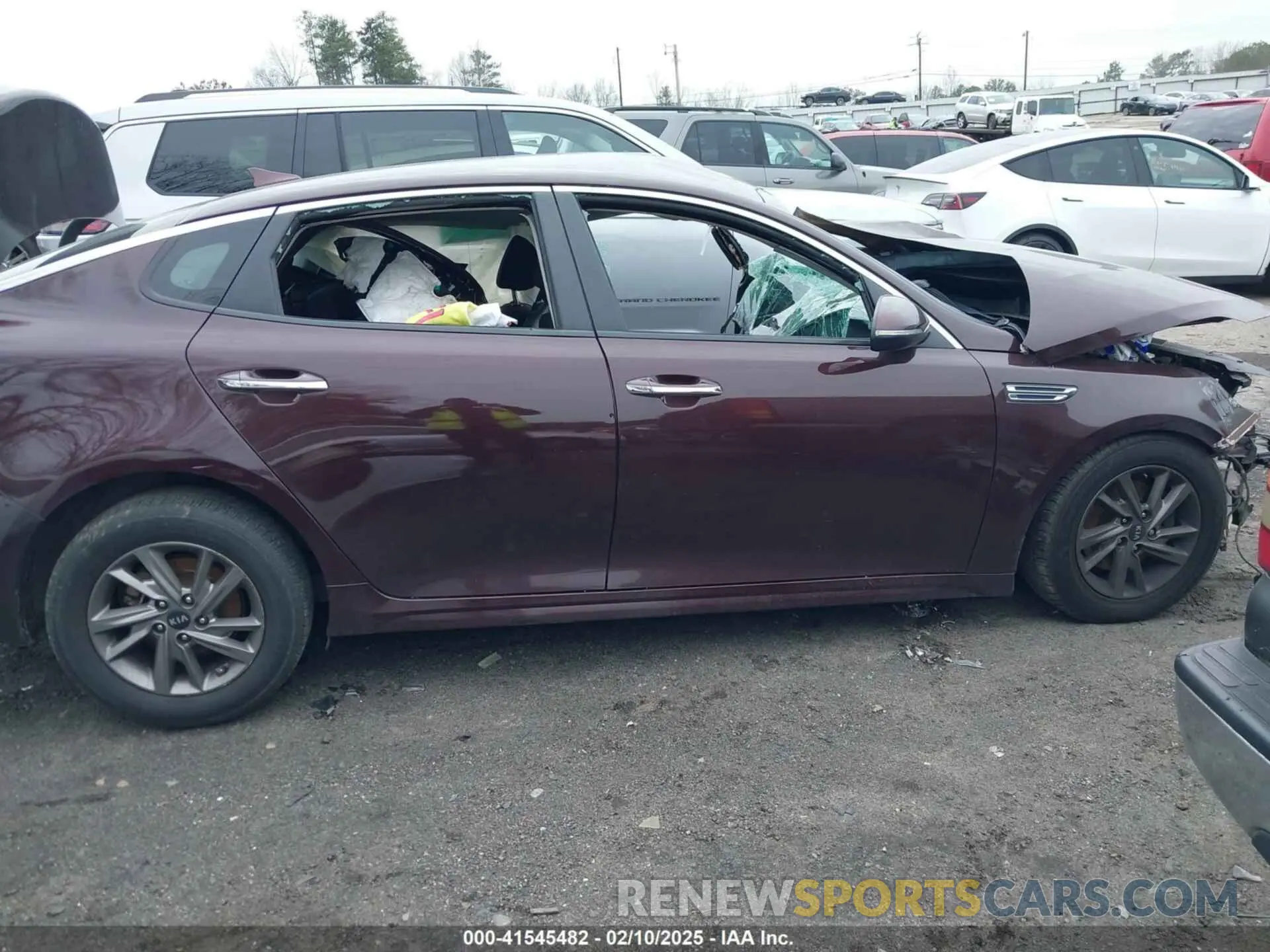 13 Photograph of a damaged car 5XXGT4L33KG348900 KIA OPTIMA 2019