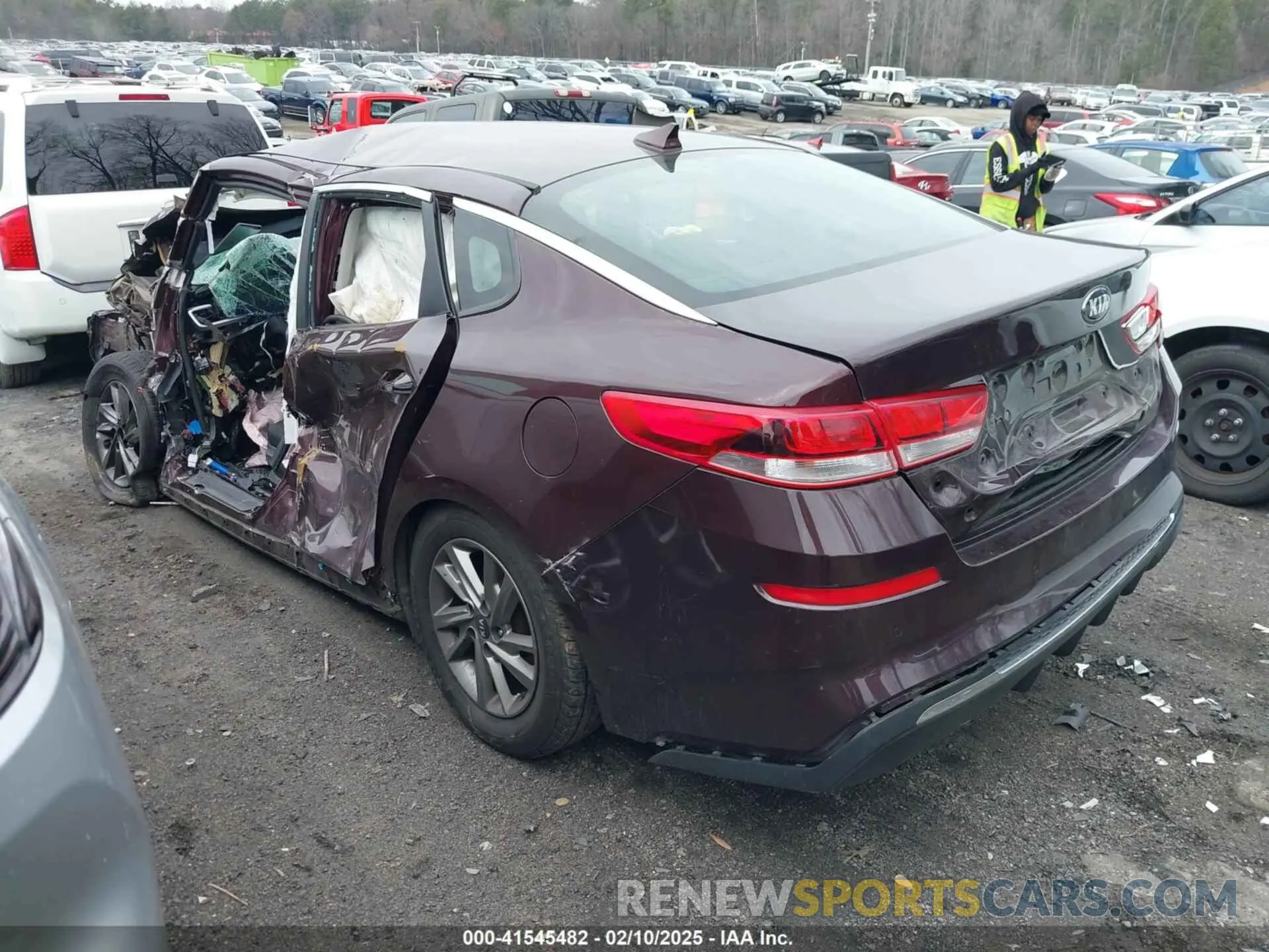3 Photograph of a damaged car 5XXGT4L33KG348900 KIA OPTIMA 2019