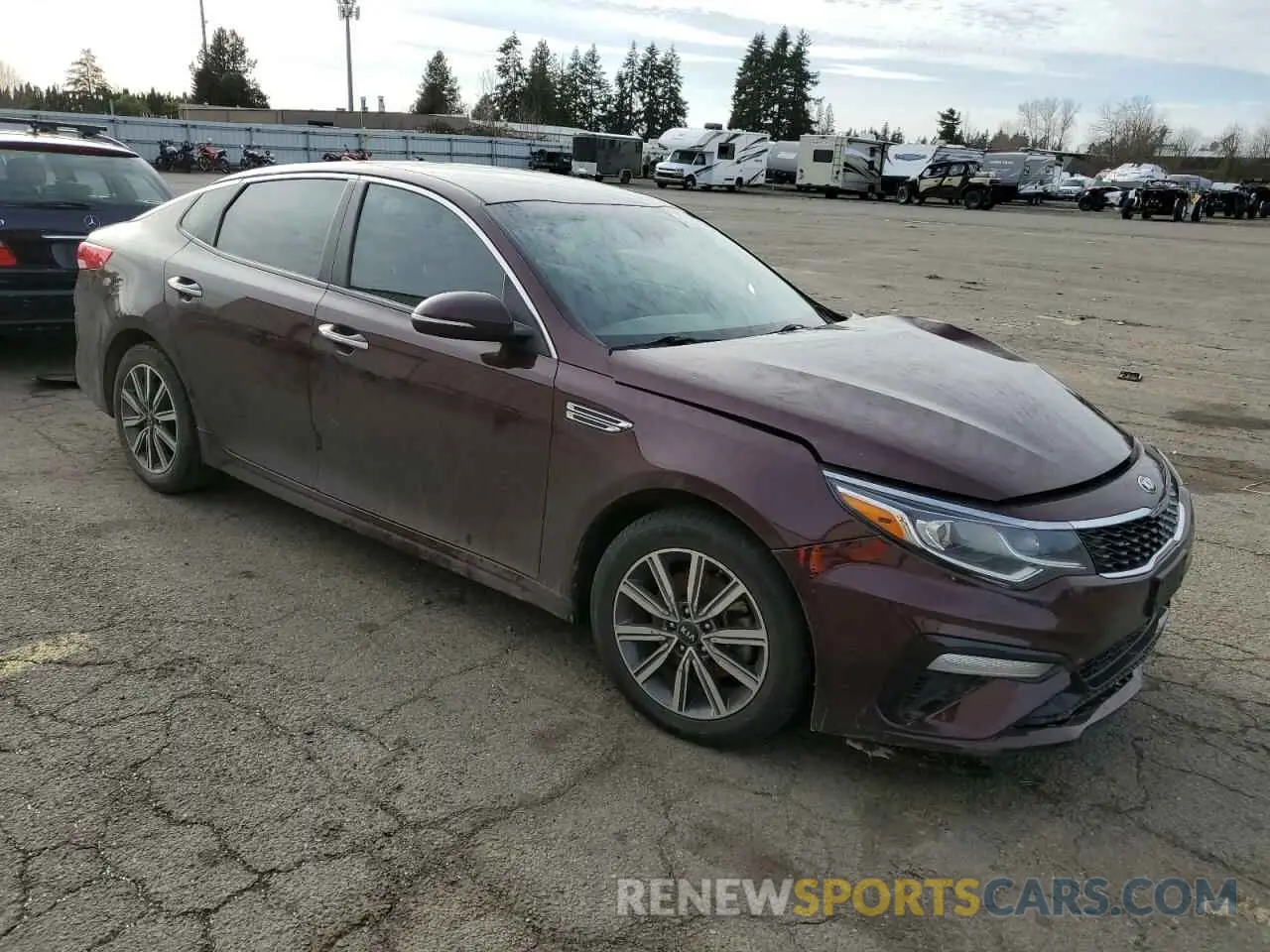 4 Photograph of a damaged car 5XXGT4L33KG354647 KIA OPTIMA 2019