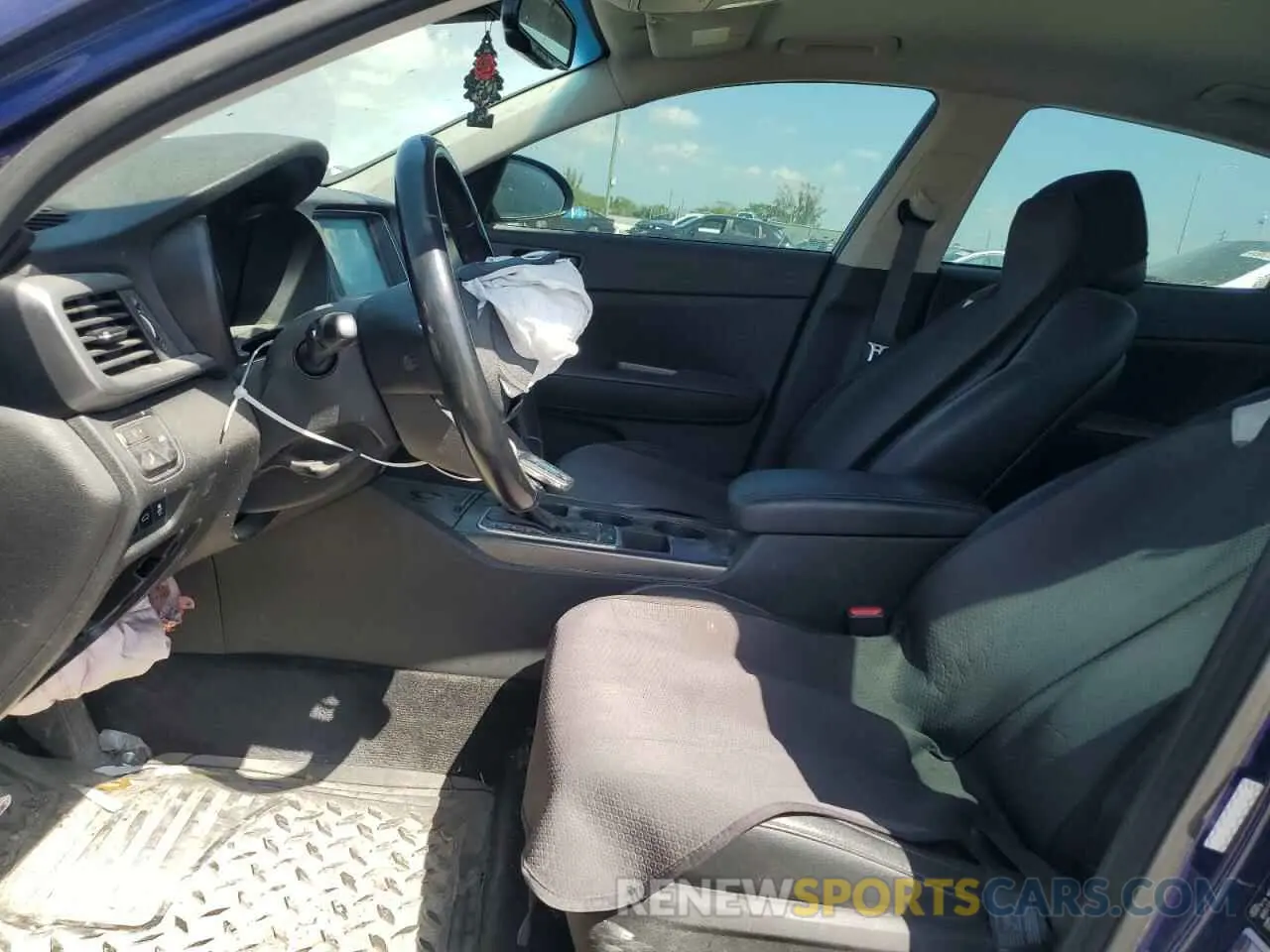 7 Photograph of a damaged car 5XXGT4L33KG361047 KIA OPTIMA 2019