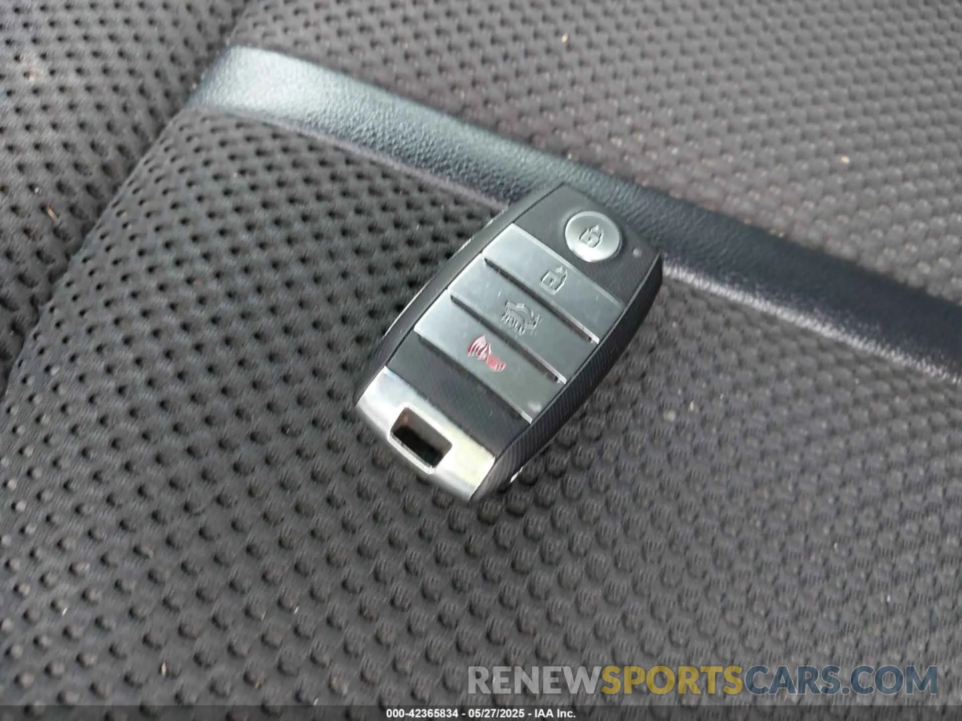 11 Photograph of a damaged car 5XXGT4L33KG374235 KIA OPTIMA 2019