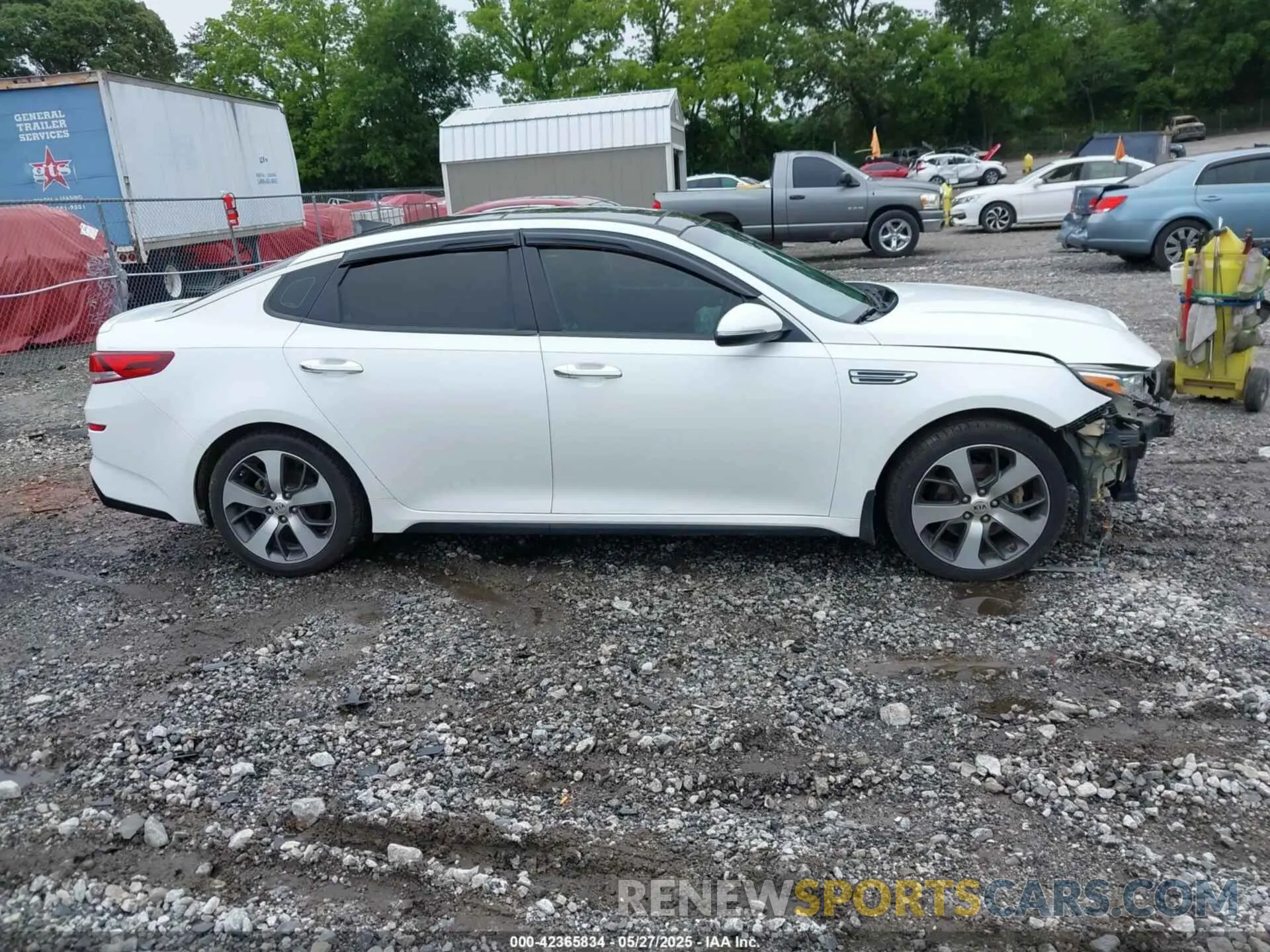 13 Photograph of a damaged car 5XXGT4L33KG374235 KIA OPTIMA 2019
