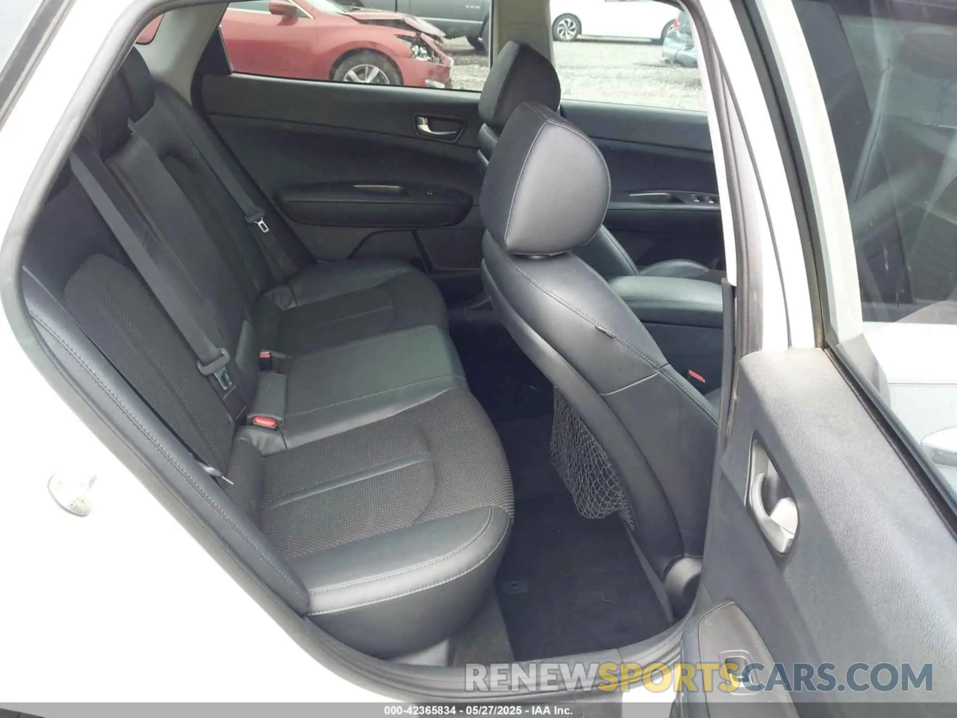 8 Photograph of a damaged car 5XXGT4L33KG374235 KIA OPTIMA 2019
