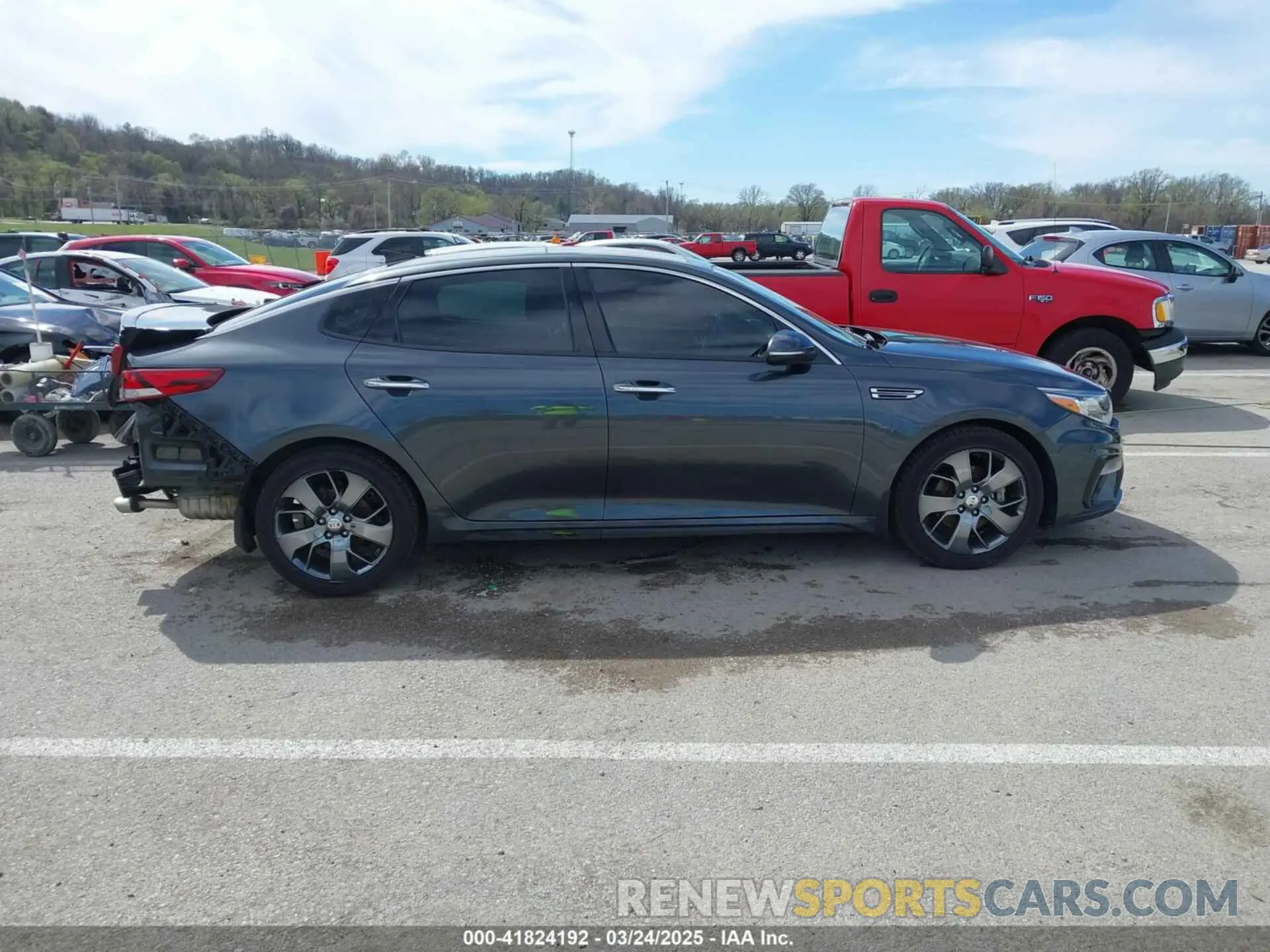 14 Photograph of a damaged car 5XXGT4L33KG378382 KIA OPTIMA 2019