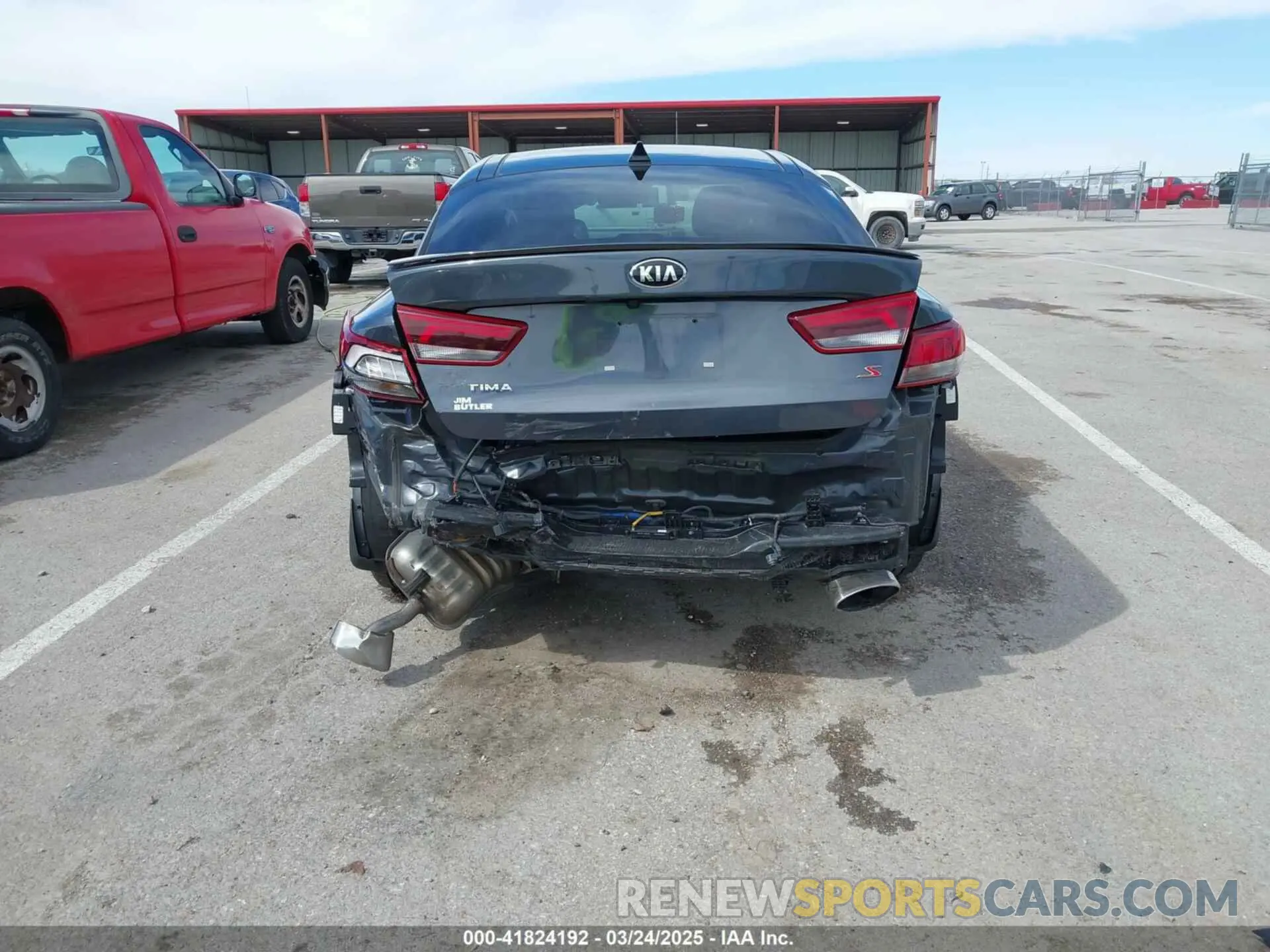 17 Photograph of a damaged car 5XXGT4L33KG378382 KIA OPTIMA 2019
