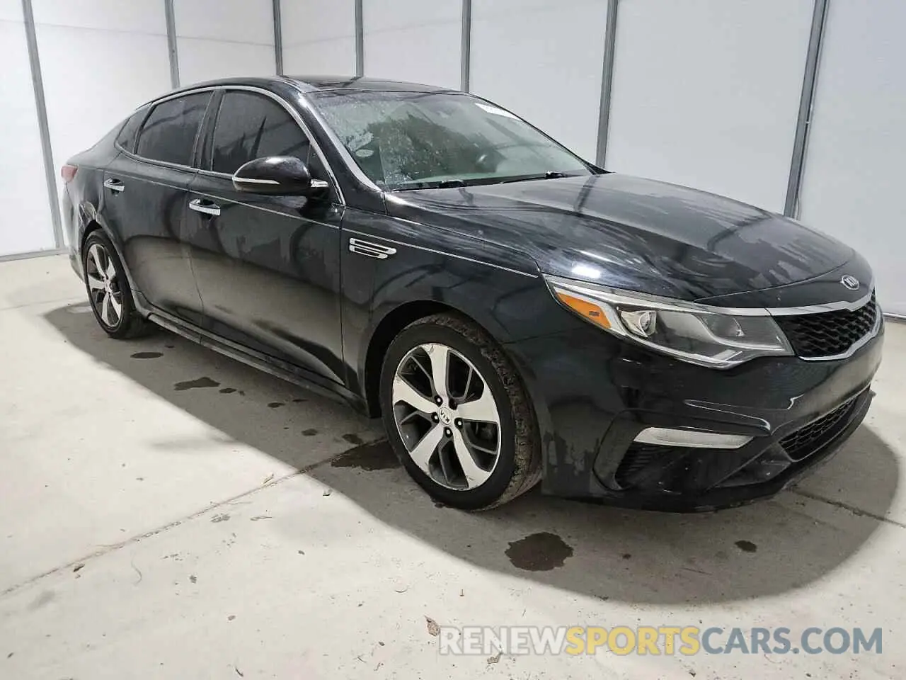 4 Photograph of a damaged car 5XXGT4L34KG279764 KIA OPTIMA 2019