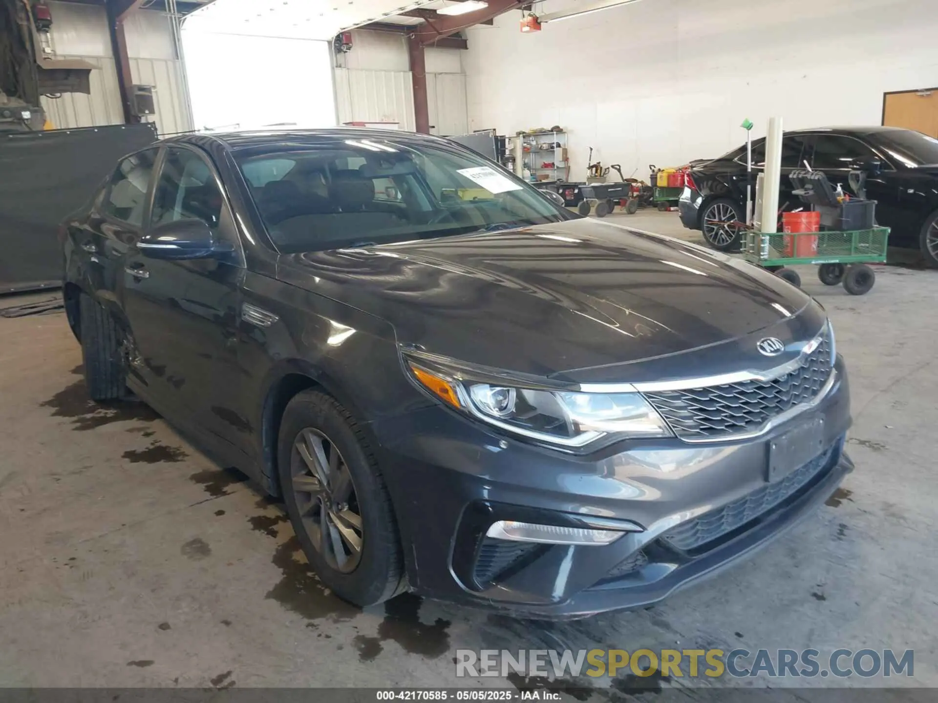 1 Photograph of a damaged car 5XXGT4L34KG287749 KIA OPTIMA 2019