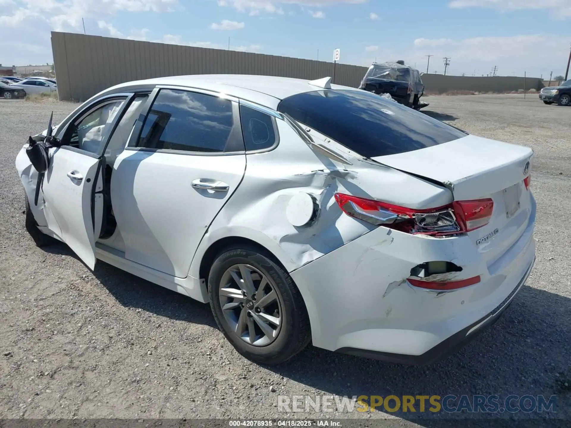 3 Photograph of a damaged car 5XXGT4L34KG288352 KIA OPTIMA 2019