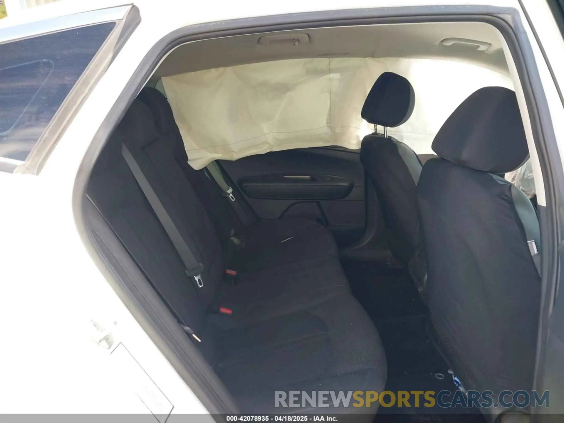 8 Photograph of a damaged car 5XXGT4L34KG288352 KIA OPTIMA 2019