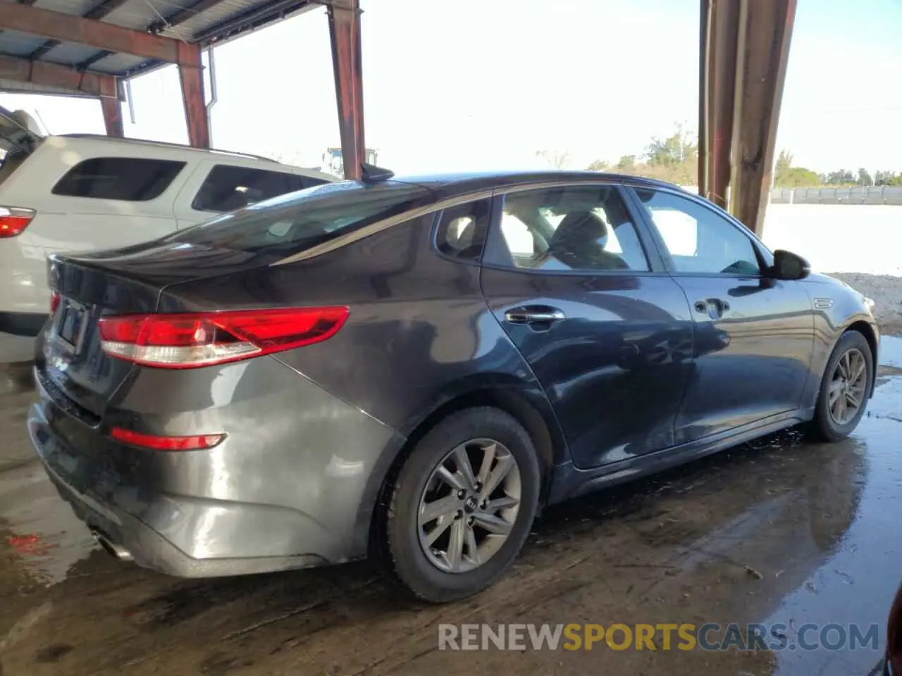 3 Photograph of a damaged car 5XXGT4L34KG300435 KIA OPTIMA 2019