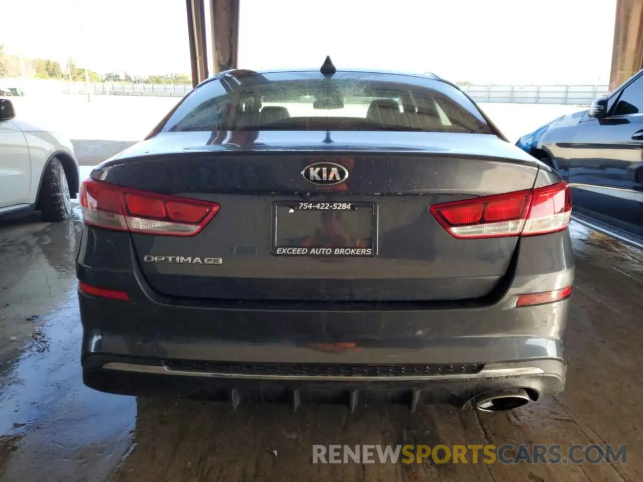 6 Photograph of a damaged car 5XXGT4L34KG300435 KIA OPTIMA 2019