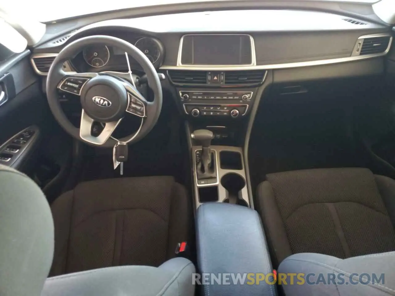 8 Photograph of a damaged car 5XXGT4L34KG300435 KIA OPTIMA 2019