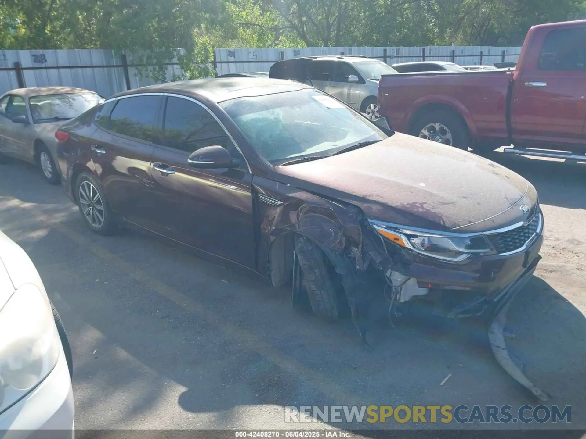 1 Photograph of a damaged car 5XXGT4L34KG300841 KIA OPTIMA 2019