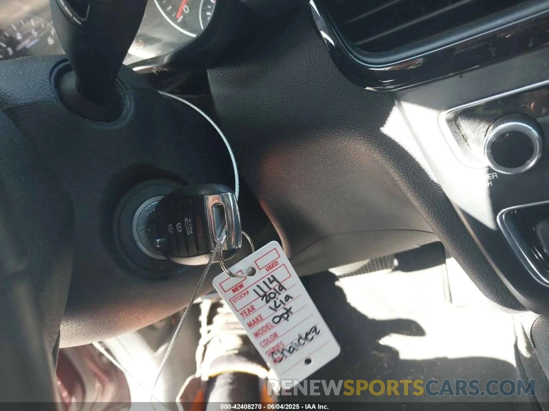 11 Photograph of a damaged car 5XXGT4L34KG300841 KIA OPTIMA 2019