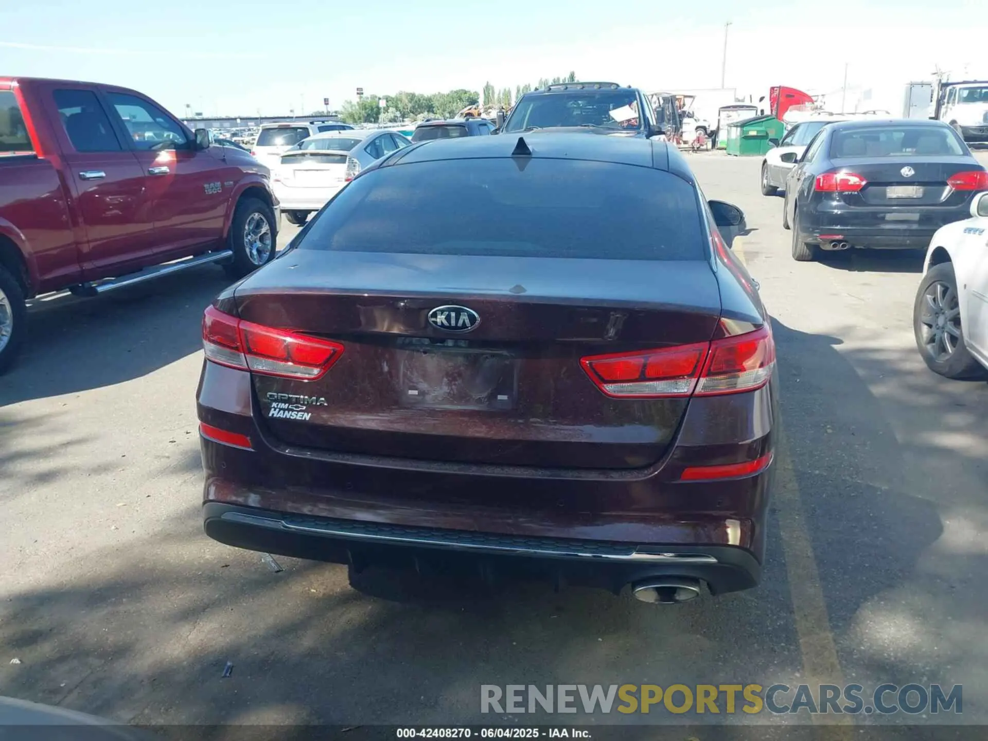 16 Photograph of a damaged car 5XXGT4L34KG300841 KIA OPTIMA 2019