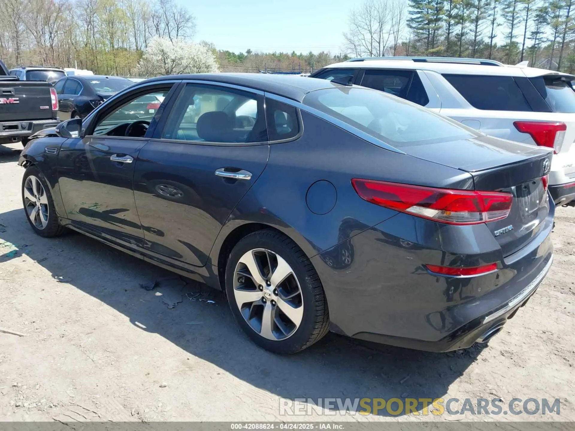 3 Photograph of a damaged car 5XXGT4L34KG302976 KIA OPTIMA 2019