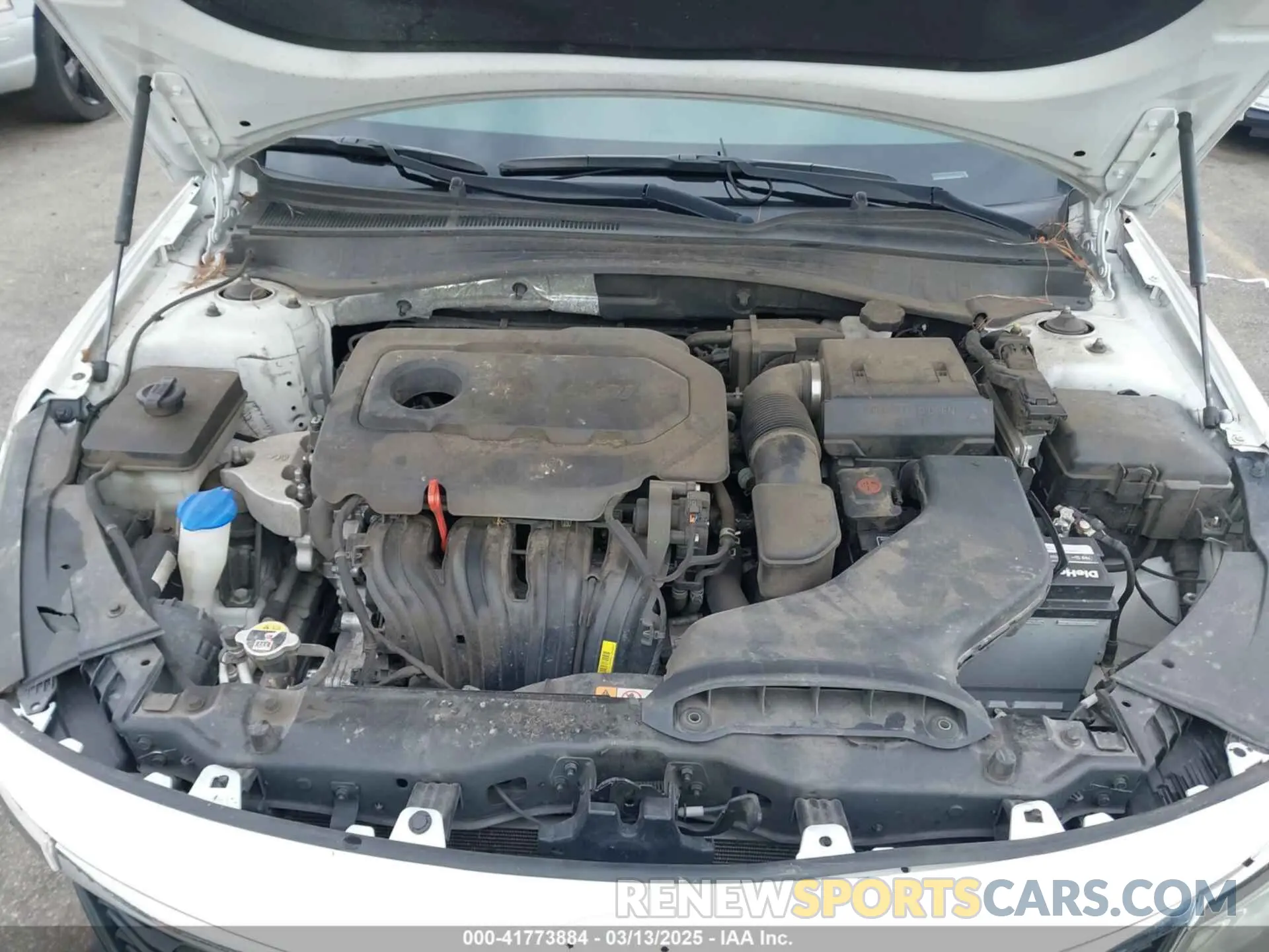 10 Photograph of a damaged car 5XXGT4L34KG321043 KIA OPTIMA 2019
