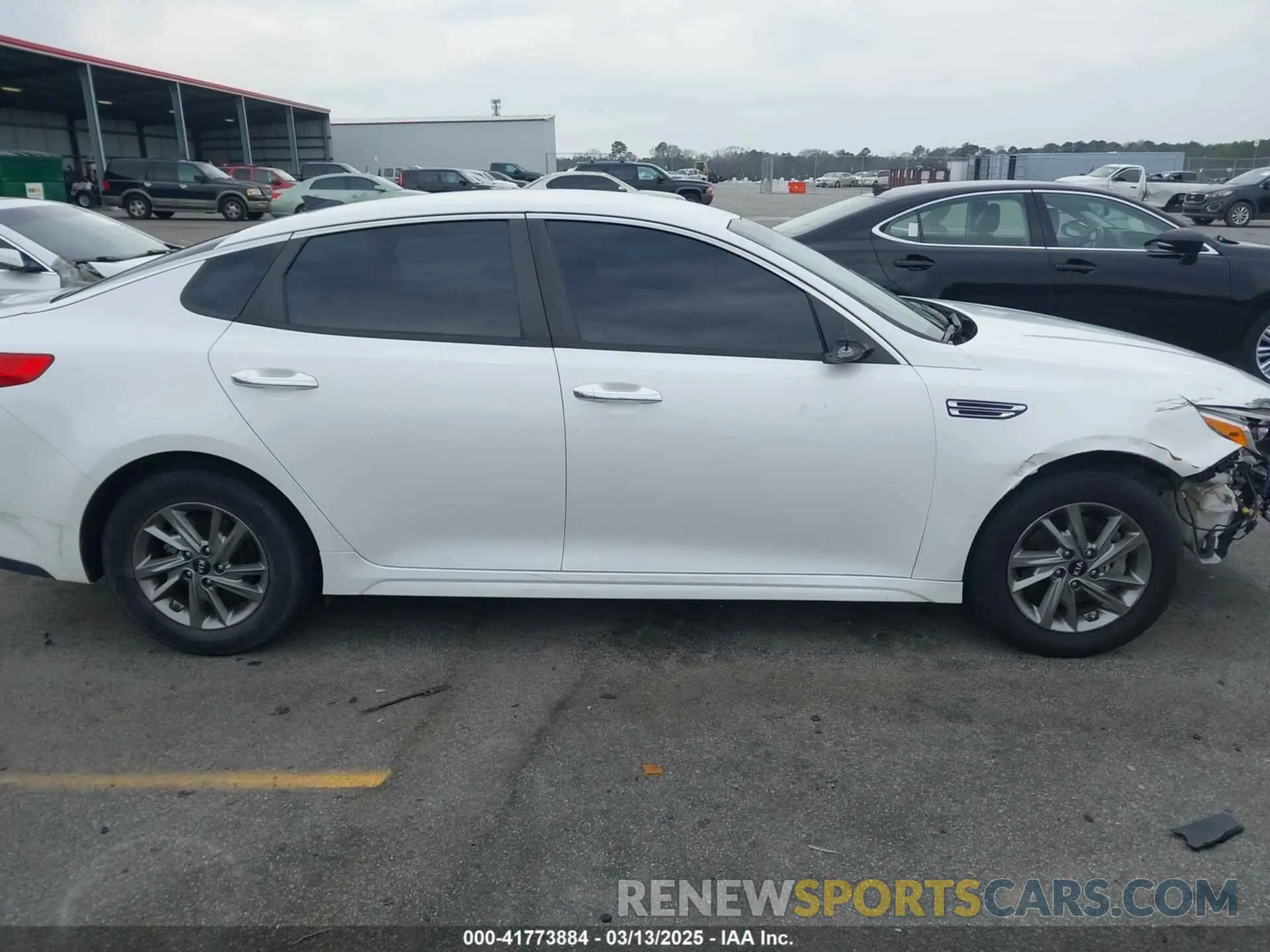 13 Photograph of a damaged car 5XXGT4L34KG321043 KIA OPTIMA 2019