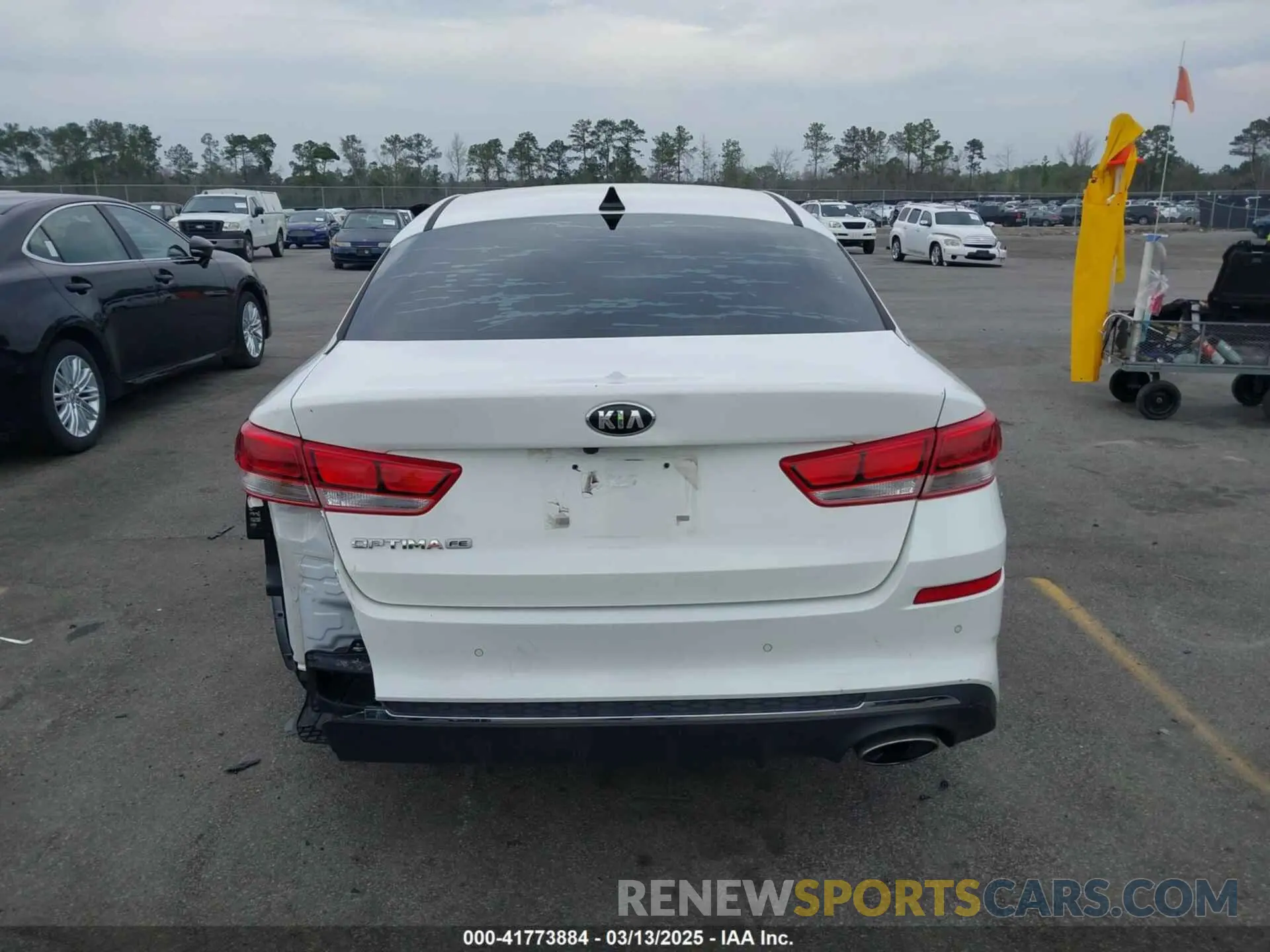 16 Photograph of a damaged car 5XXGT4L34KG321043 KIA OPTIMA 2019