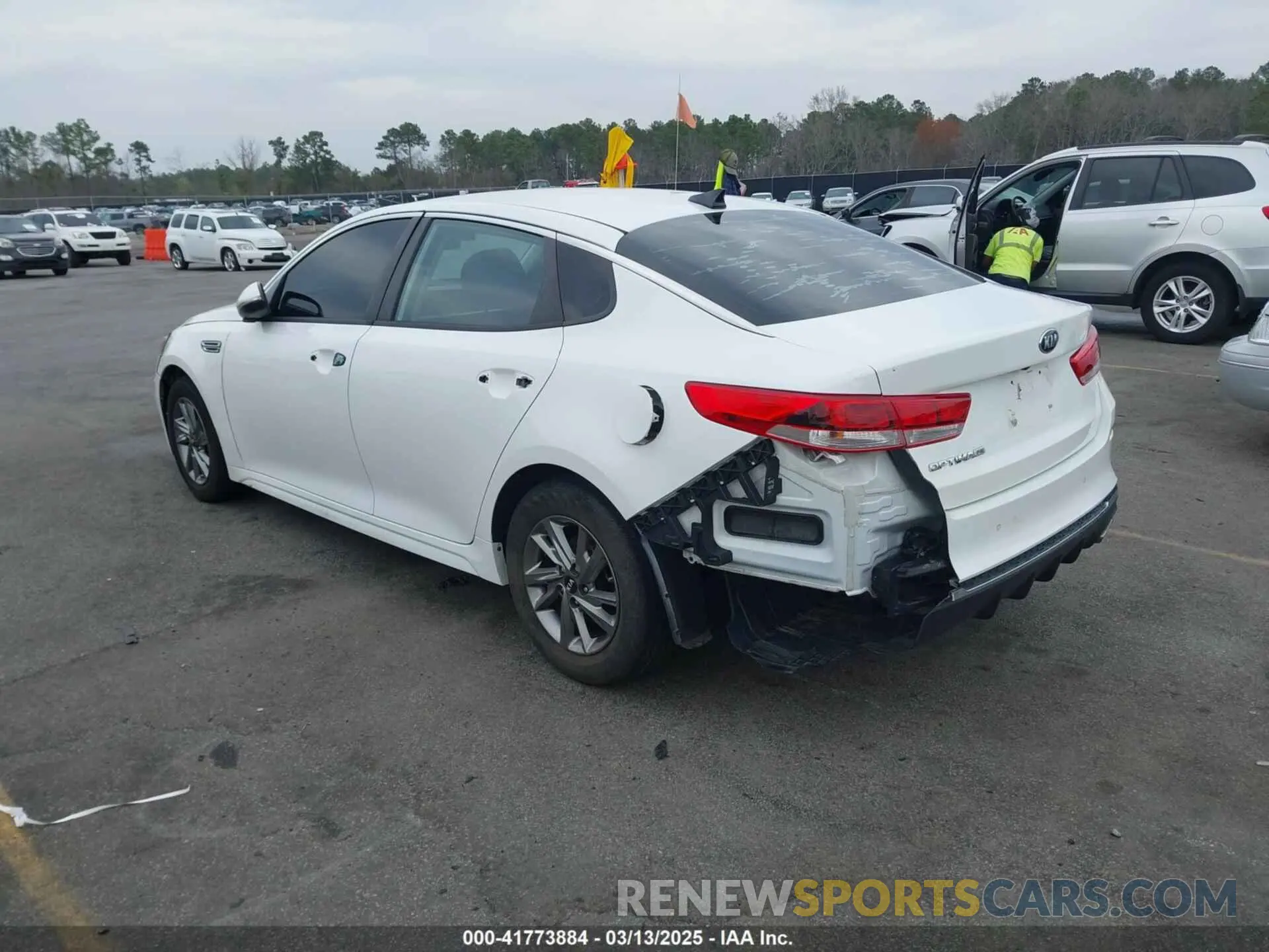 3 Photograph of a damaged car 5XXGT4L34KG321043 KIA OPTIMA 2019